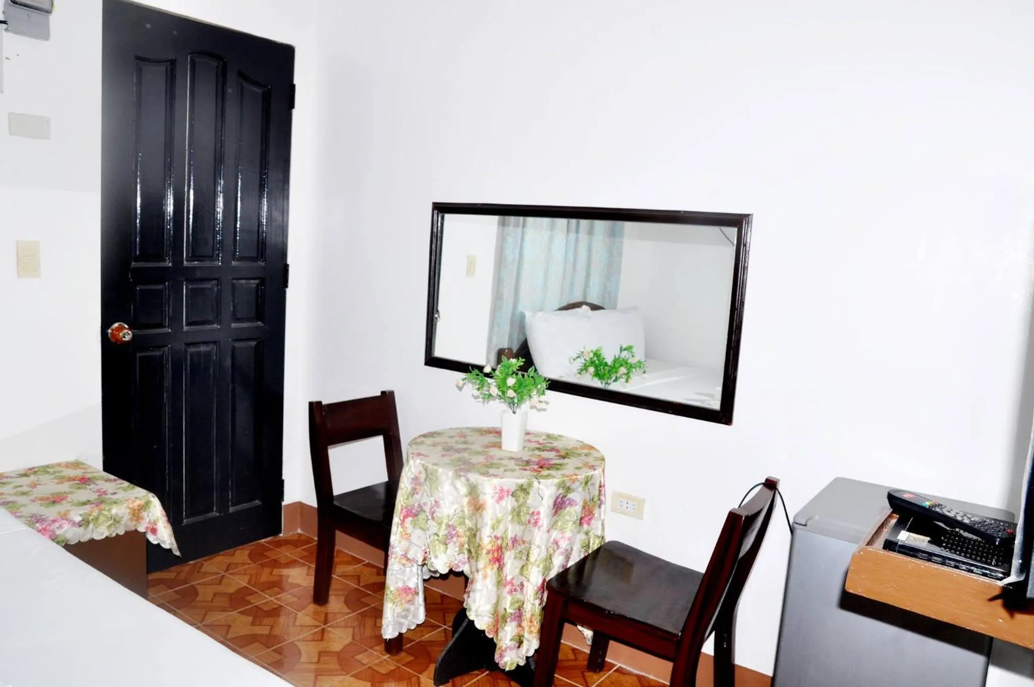 Nanette's Tourist Inn