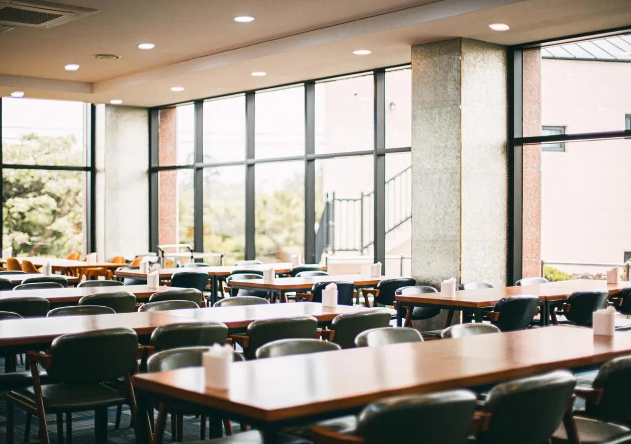 Restaurant/places to eat in Hotel Sweet Castle Jeju Hamdeok