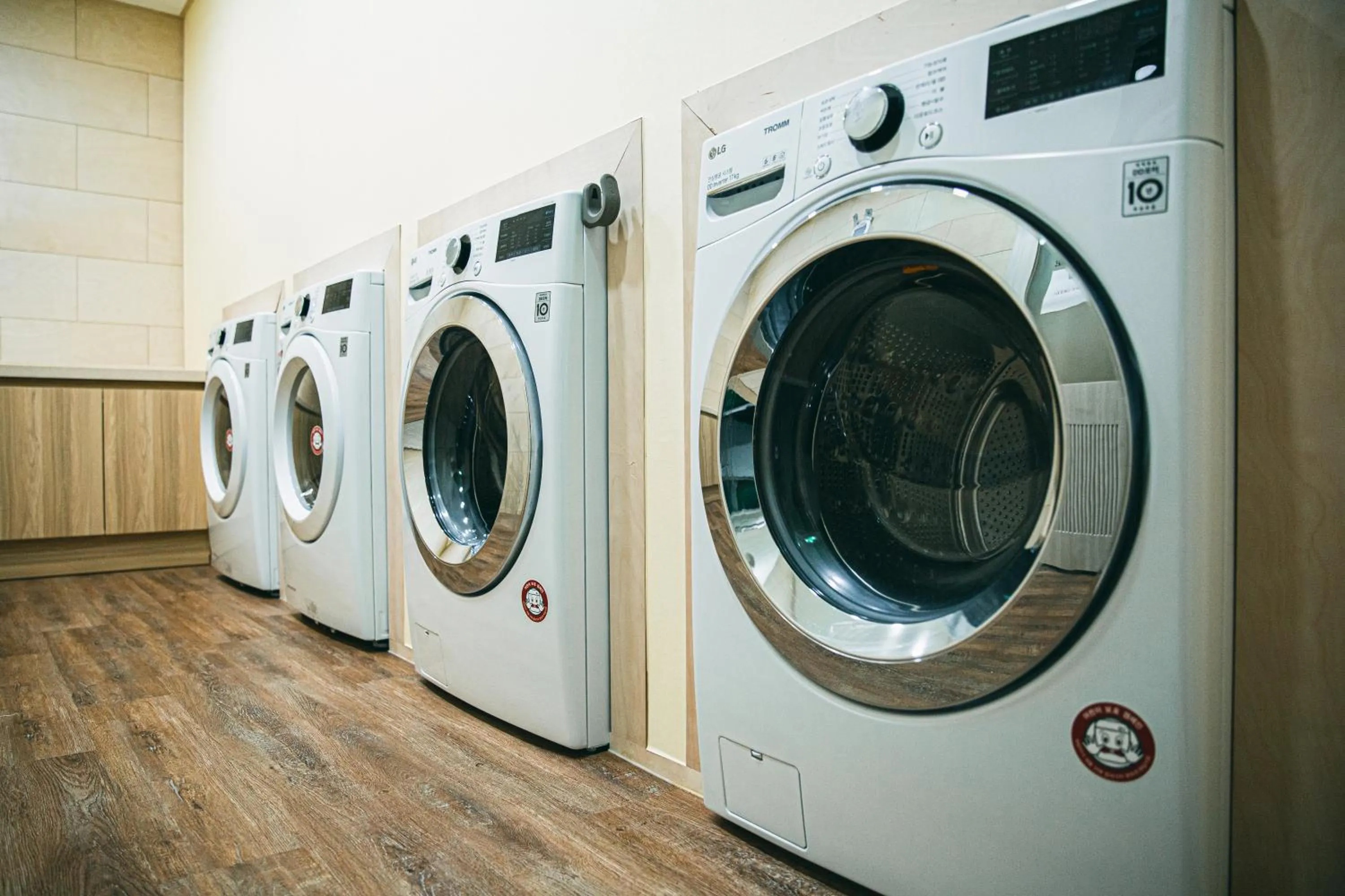 washing machine in Hotel Sweet Castle Jeju Hamdeok
