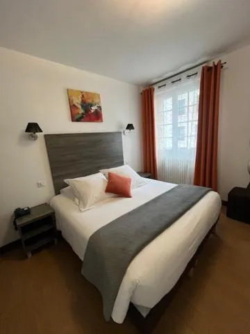 Bed in The Originals Boutique, Hôtel de La Baie de Morlaix