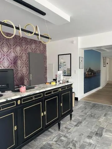 Lobby or reception in The Originals Boutique, Hôtel de La Baie de Morlaix
