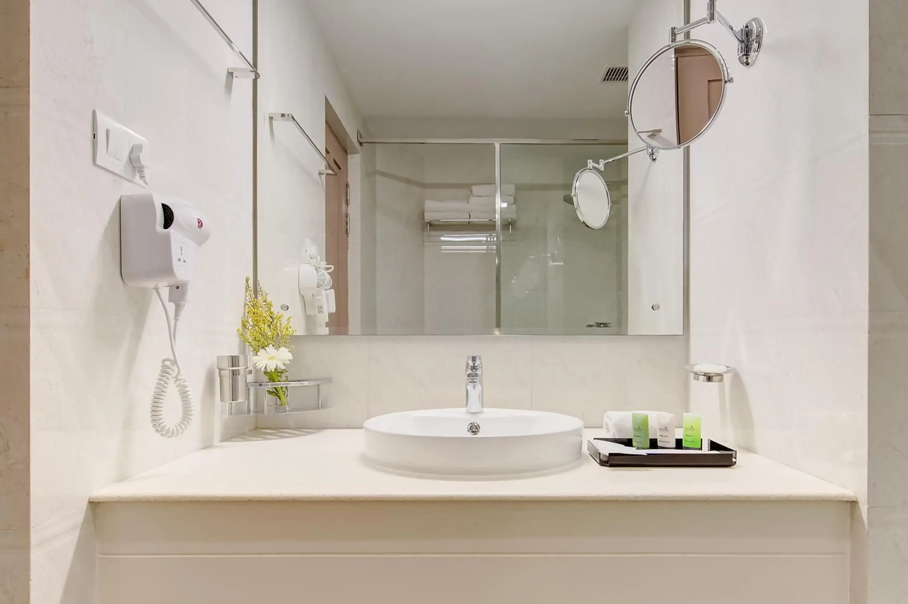 Sterling Guruvayur Sterling Guruvayur