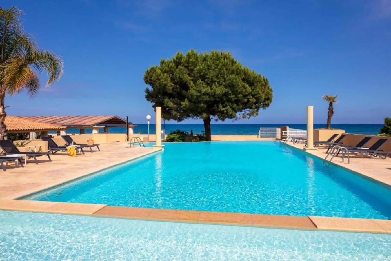 Swimming pool in Résidence Marina Bianca