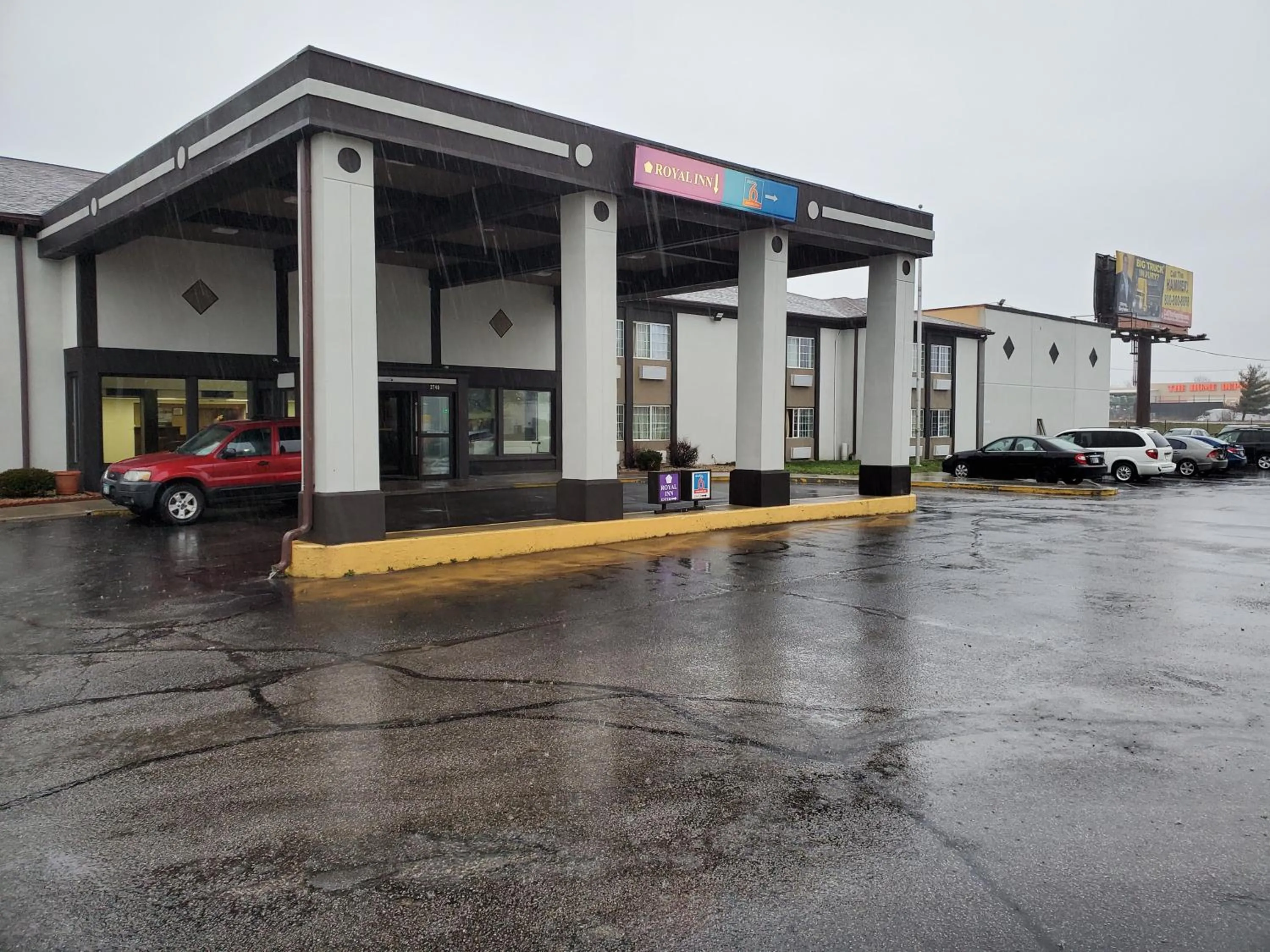 Property building in Royal Inn Hotel