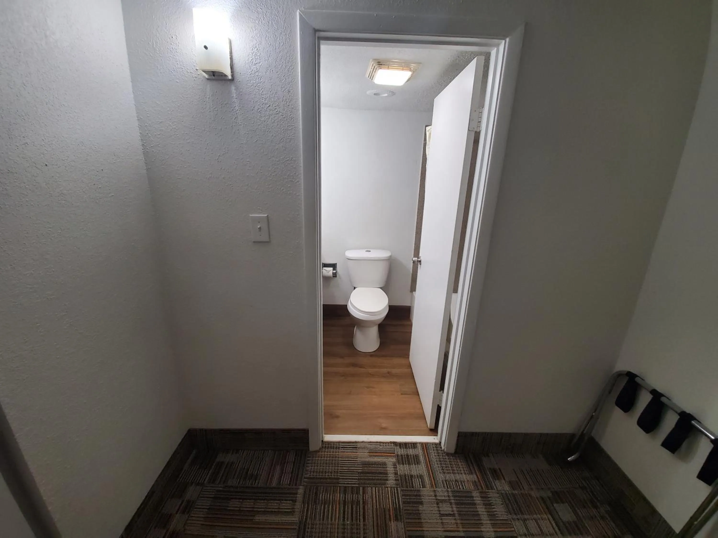 Shower in Royal Inn Hotel