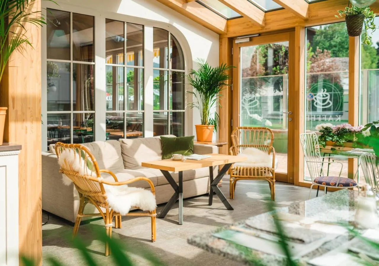 Lounge or bar in HENRI Country House Seefeld