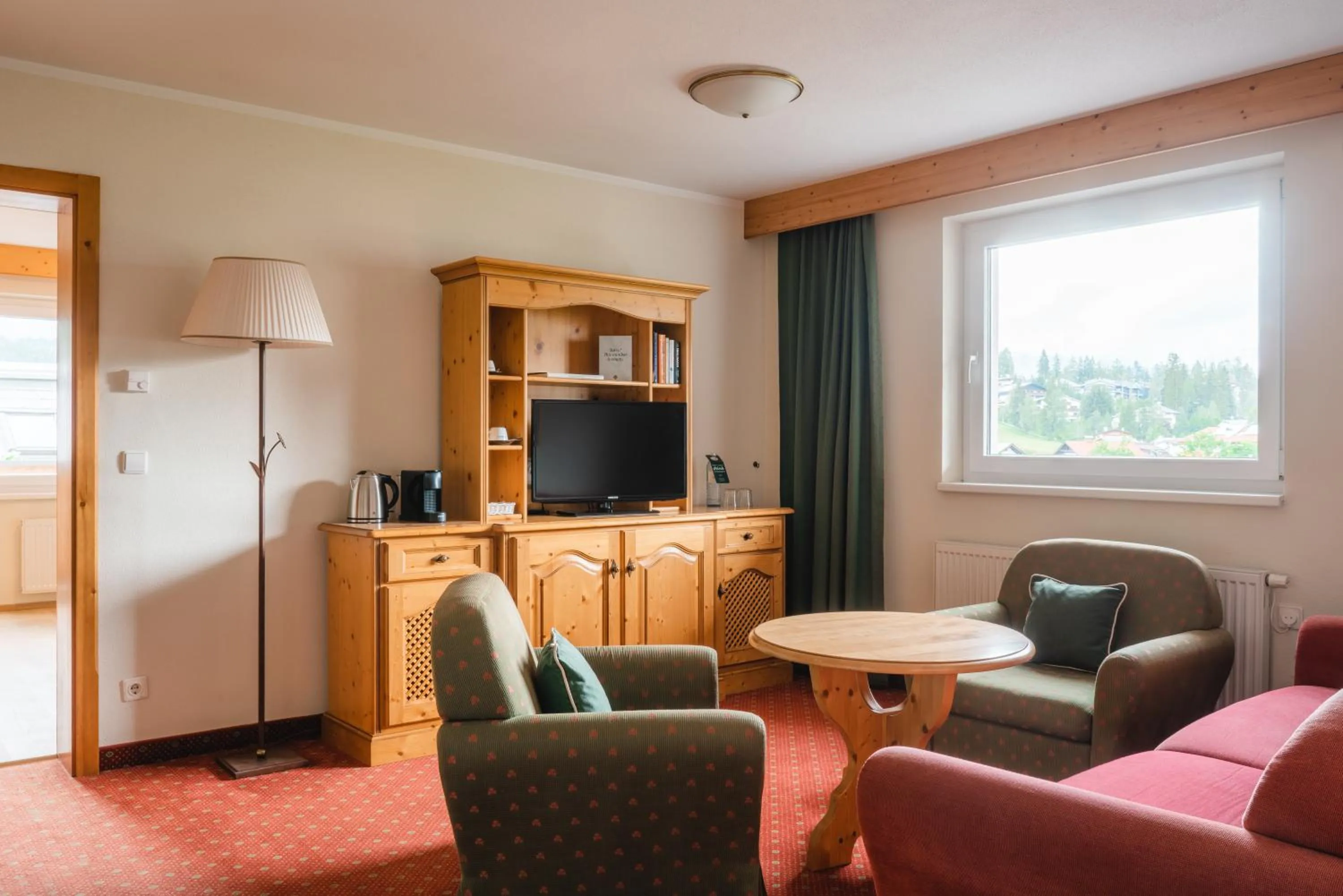 Photo of the whole room in HENRI Country House Seefeld