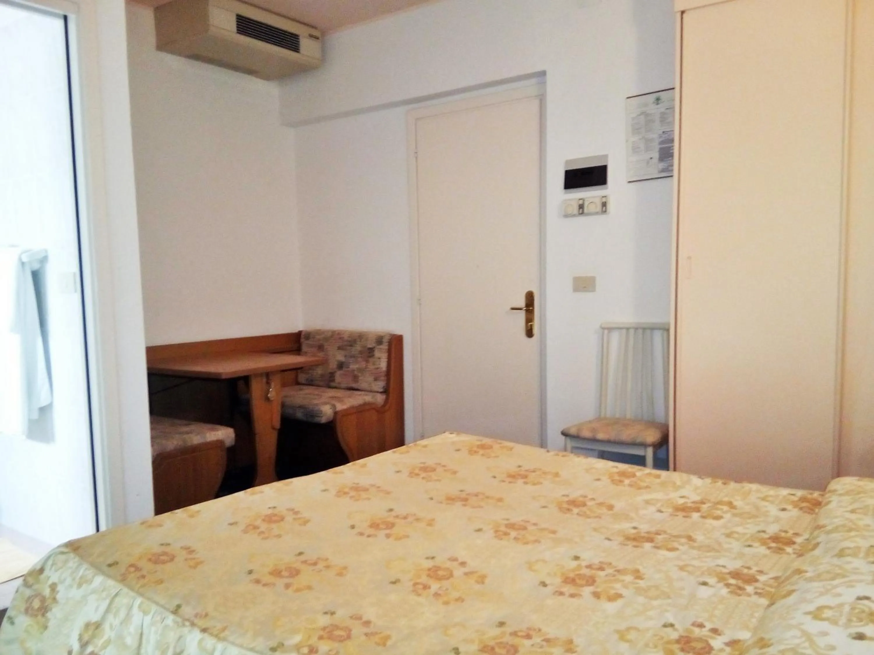 Bed in Hotel Villa Luisa