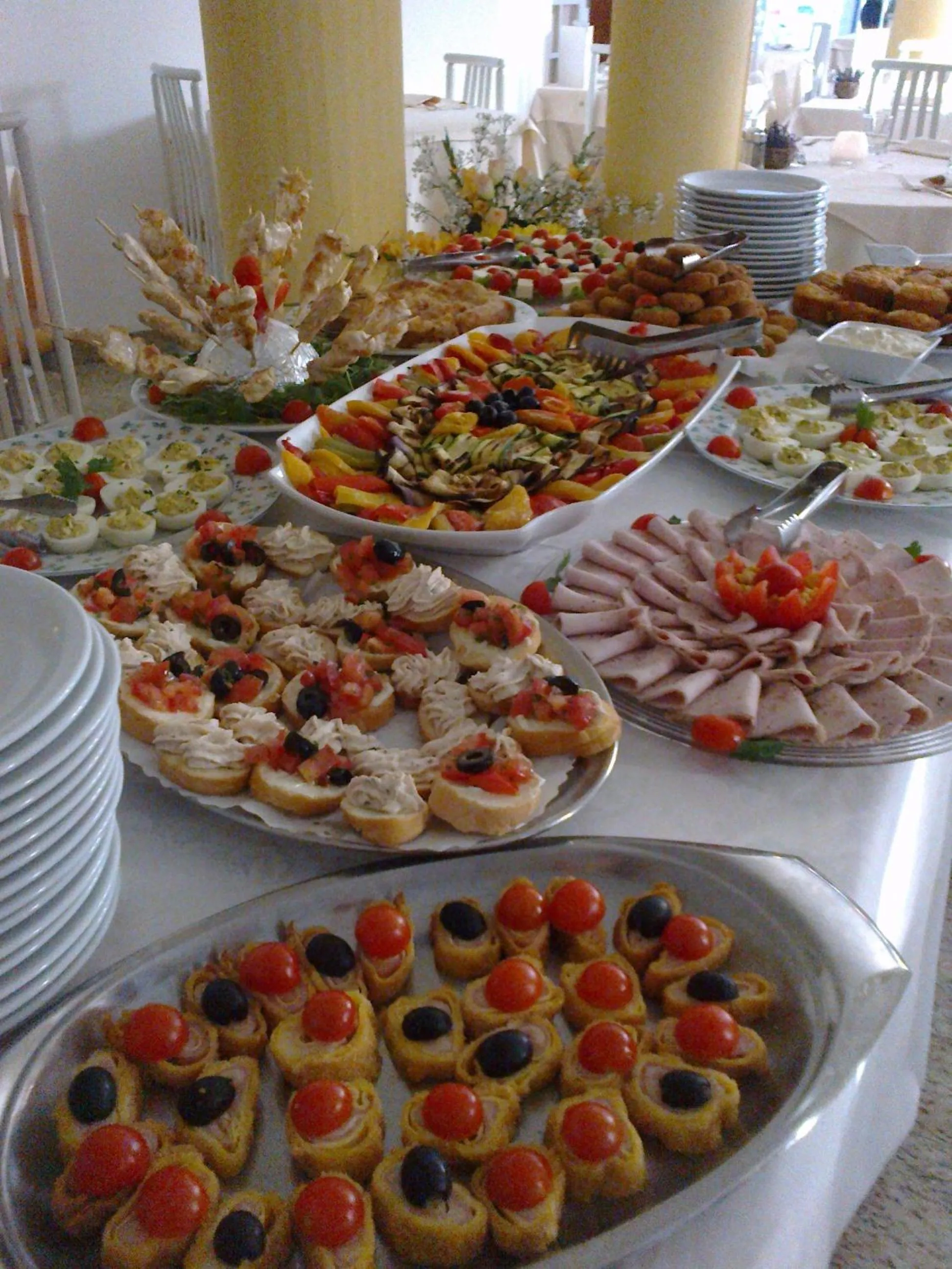 Food and drinks in Hotel Villa Luisa