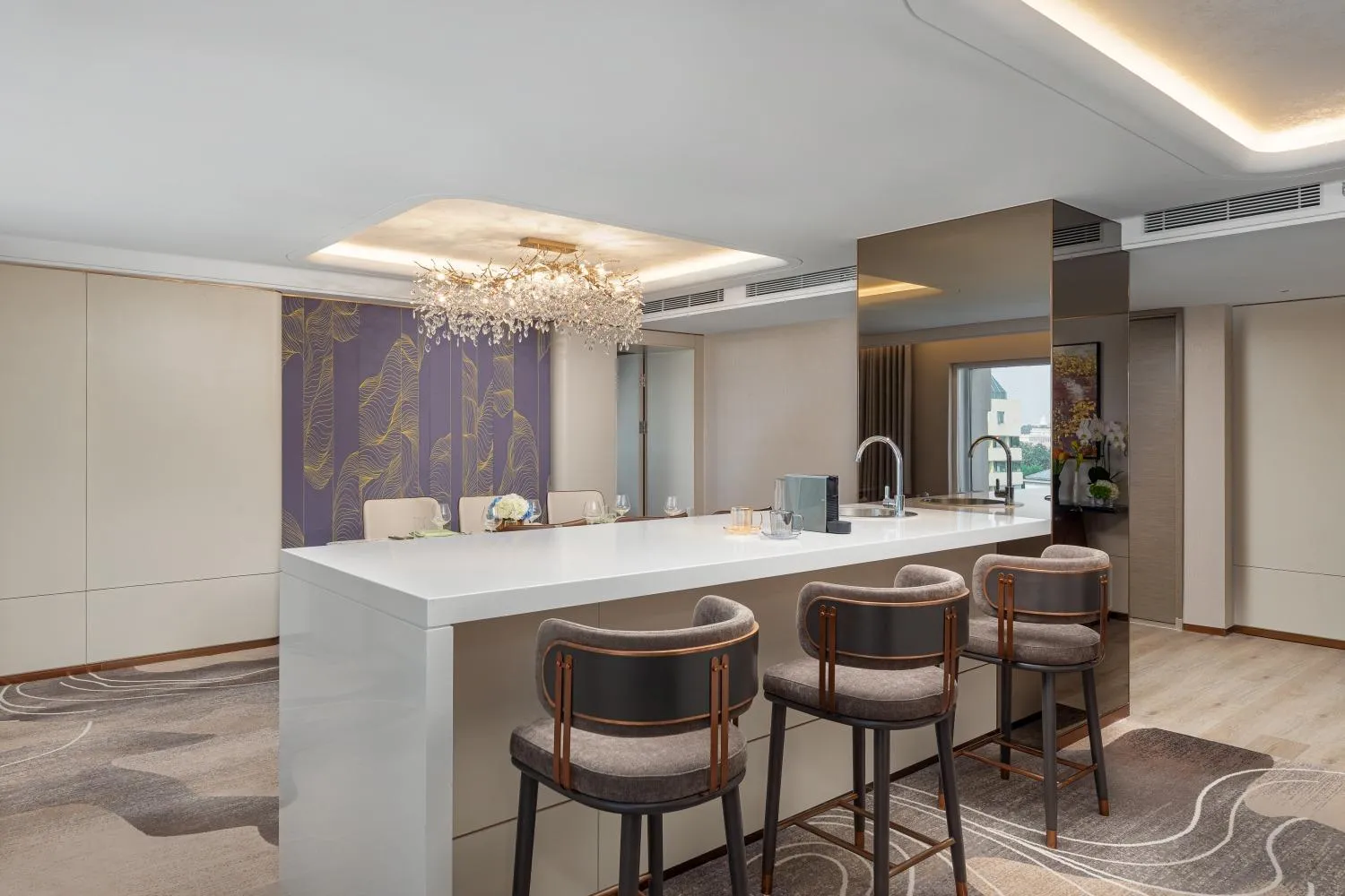 Dining area in Sunworld Dynasty Hotel Beijing Wangfujing