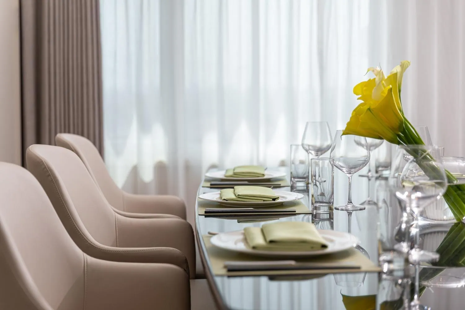 Seating area in Sunworld Dynasty Hotel Beijing Wangfujing