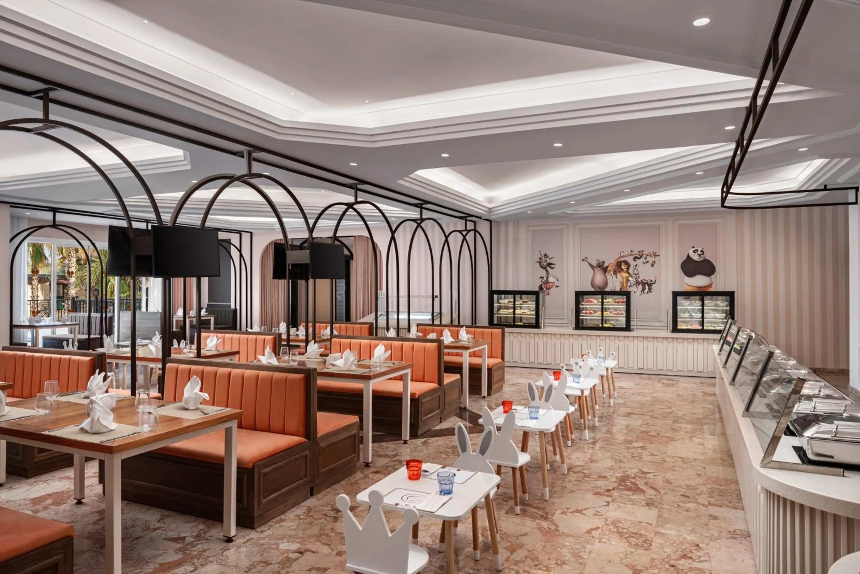 Restaurant/places to eat in Papillon Belvil Holiday Village