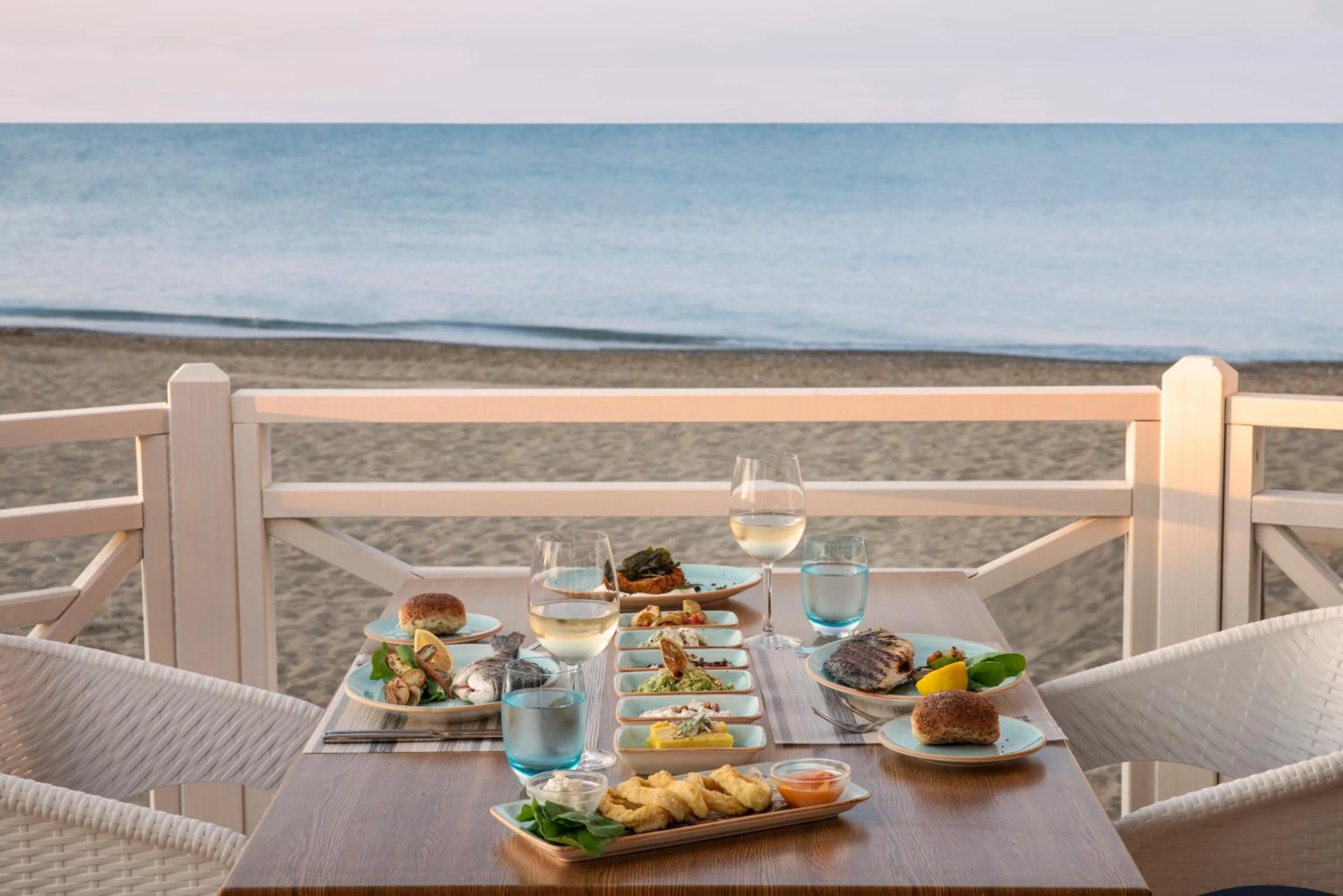 Food and drinks in Papillon Belvil Holiday Village