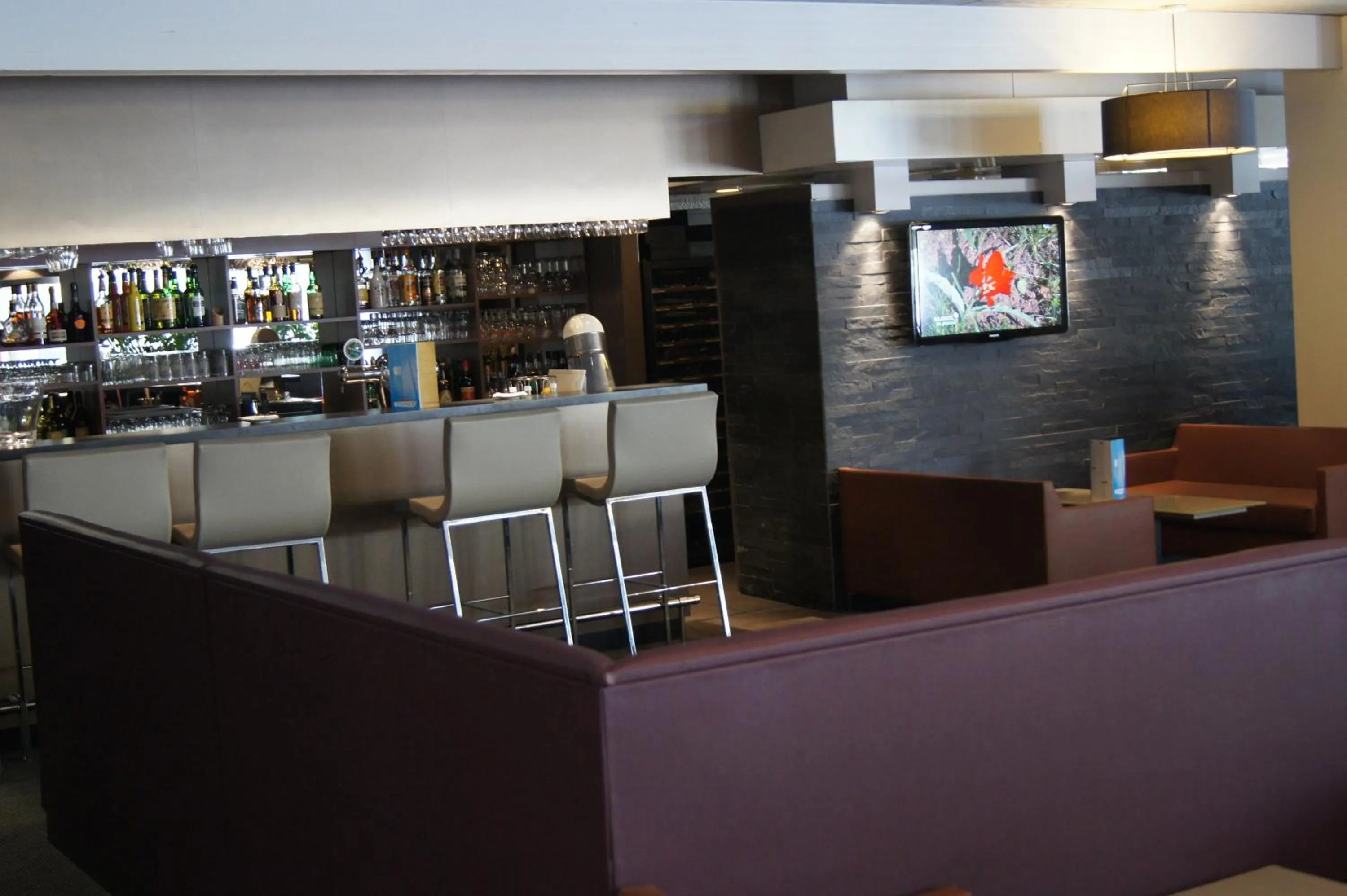 Lounge or bar in Best Western Alexander Park Chambéry