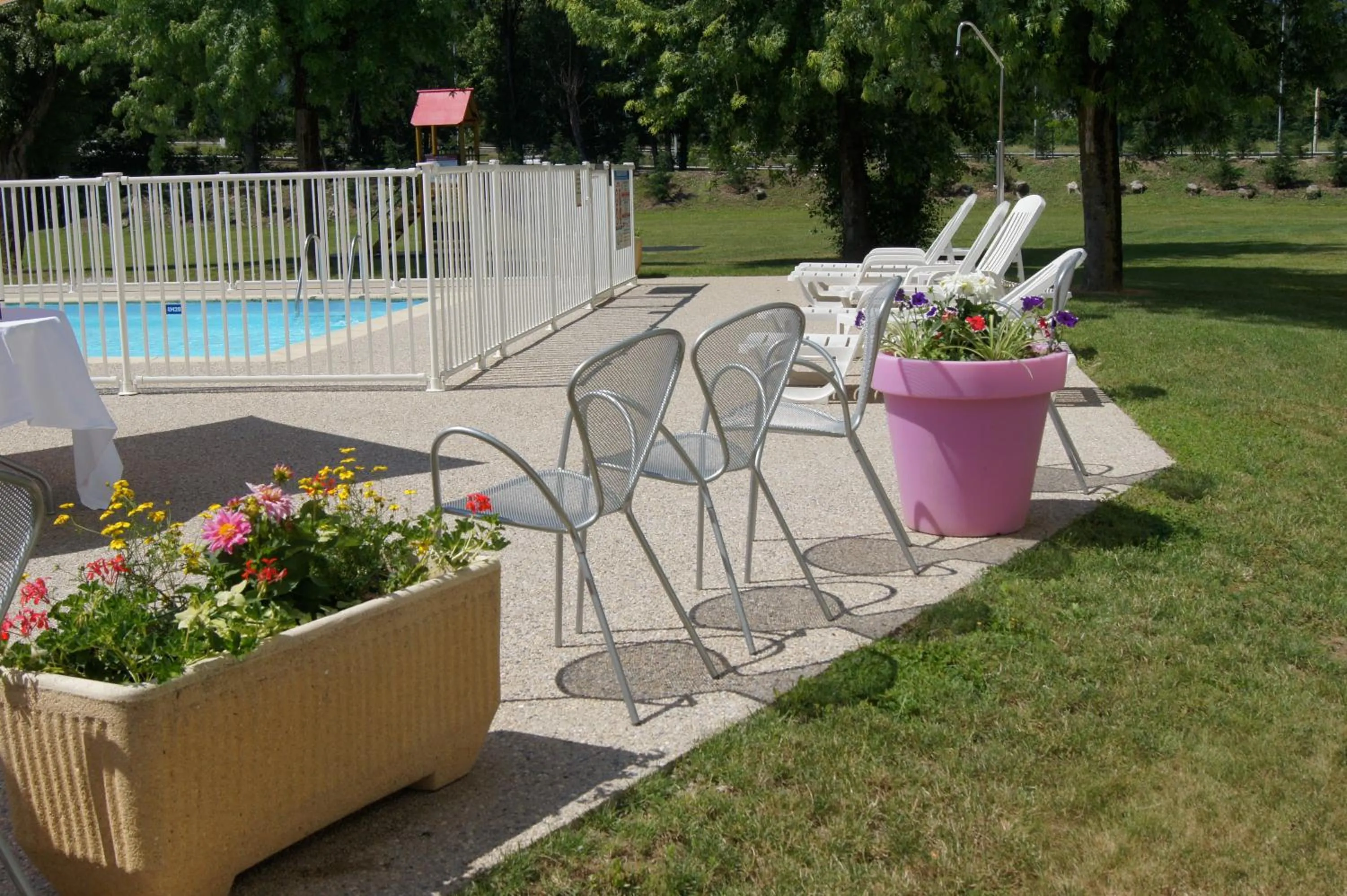 Swimming pool in Best Western Alexander Park Chambéry