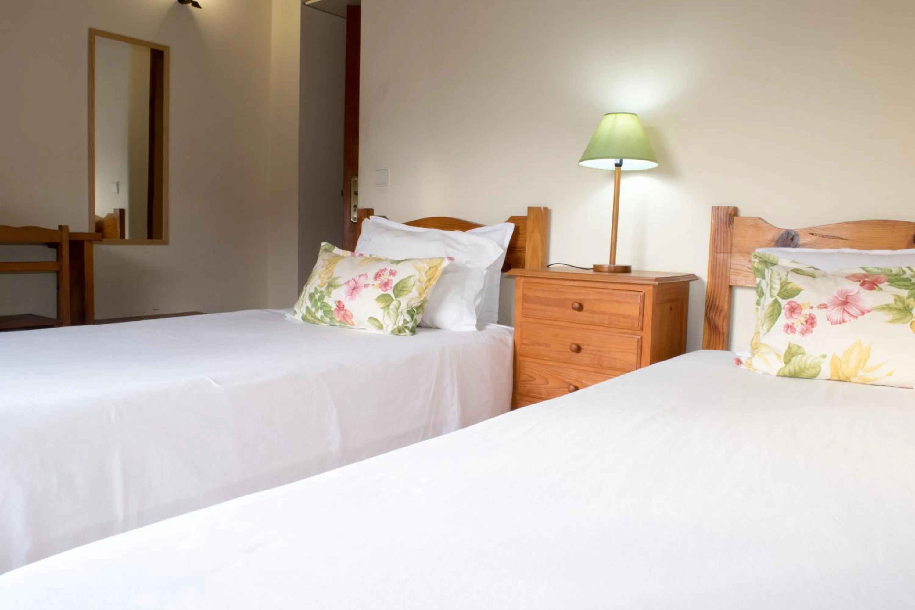 Decorative detail, Bed in Quinta Do Crestelo Aparthotel