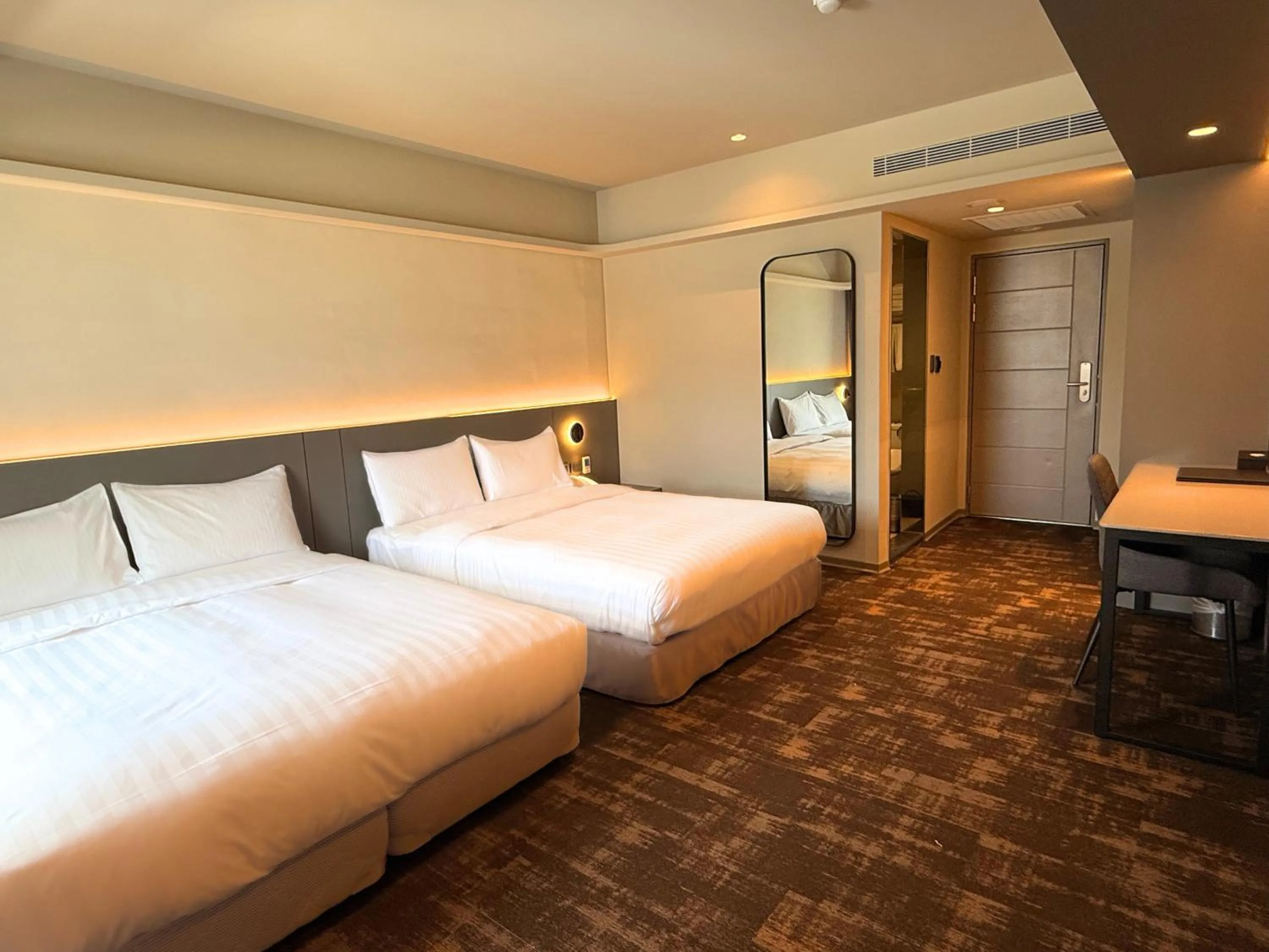 Photo of the whole room, Bed in Hub Hotel Ximen-inn Kunming