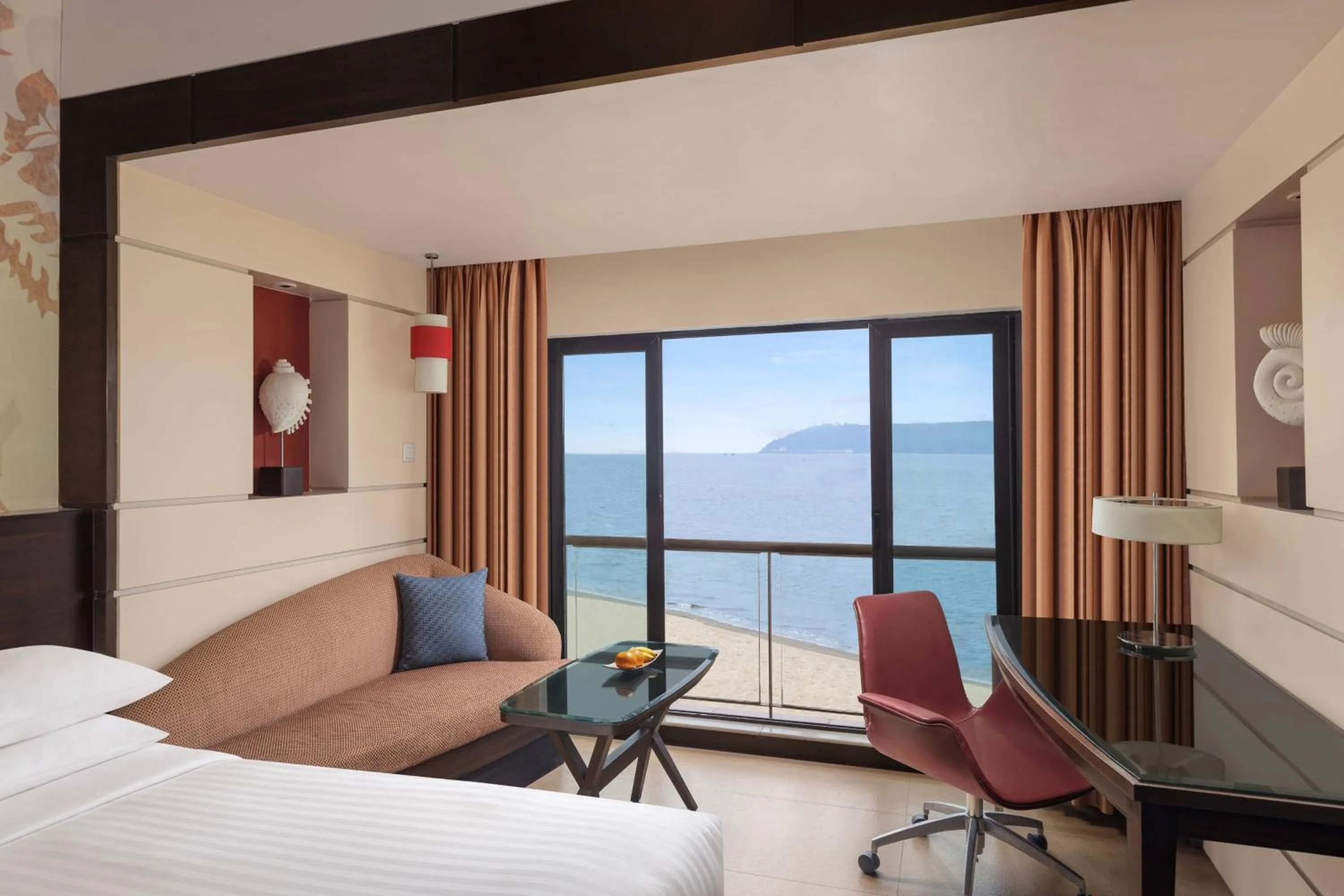 Photo of the whole room, Bed in Goa Marriott Resort & Spa