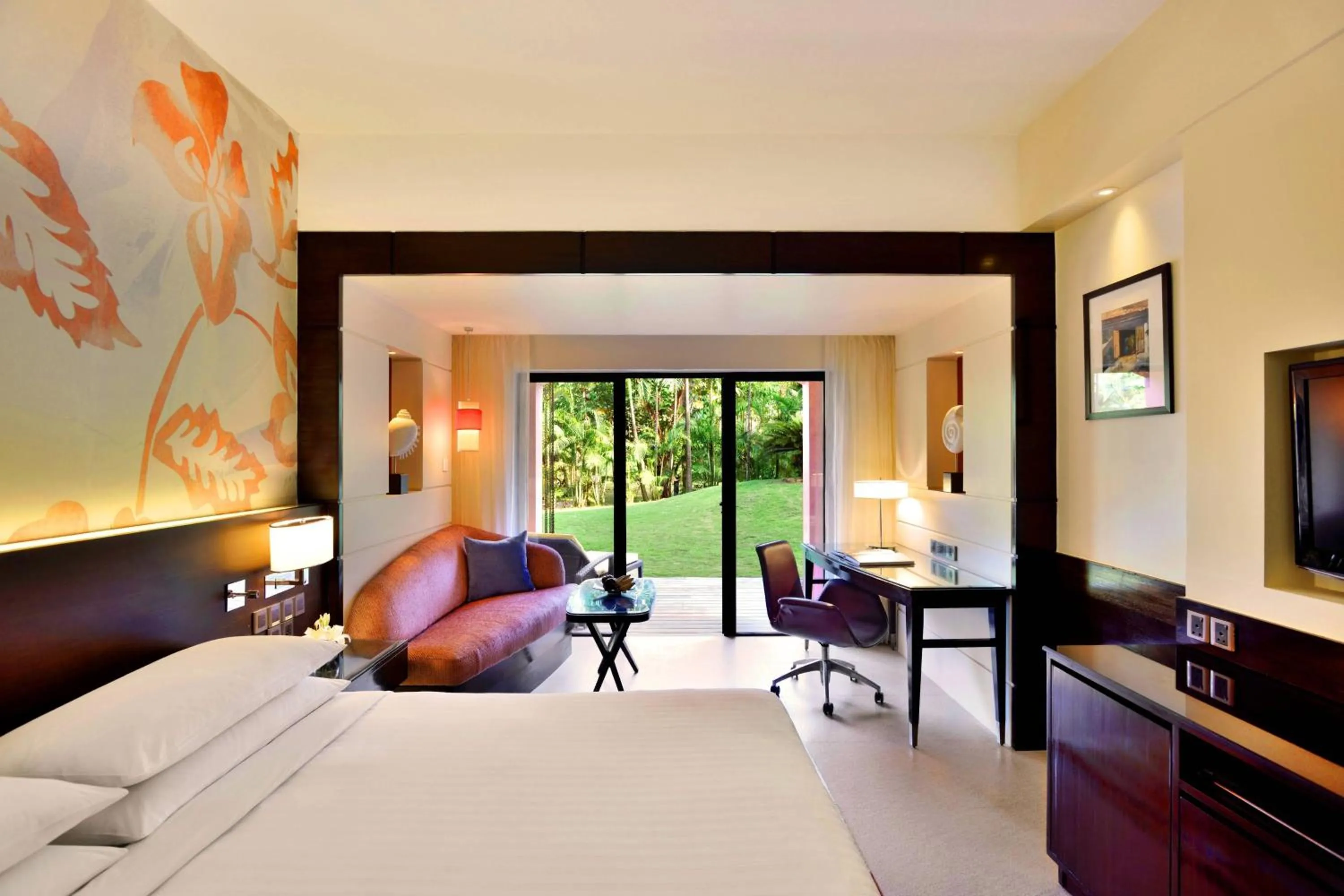 Photo of the whole room, Bed in Goa Marriott Resort & Spa
