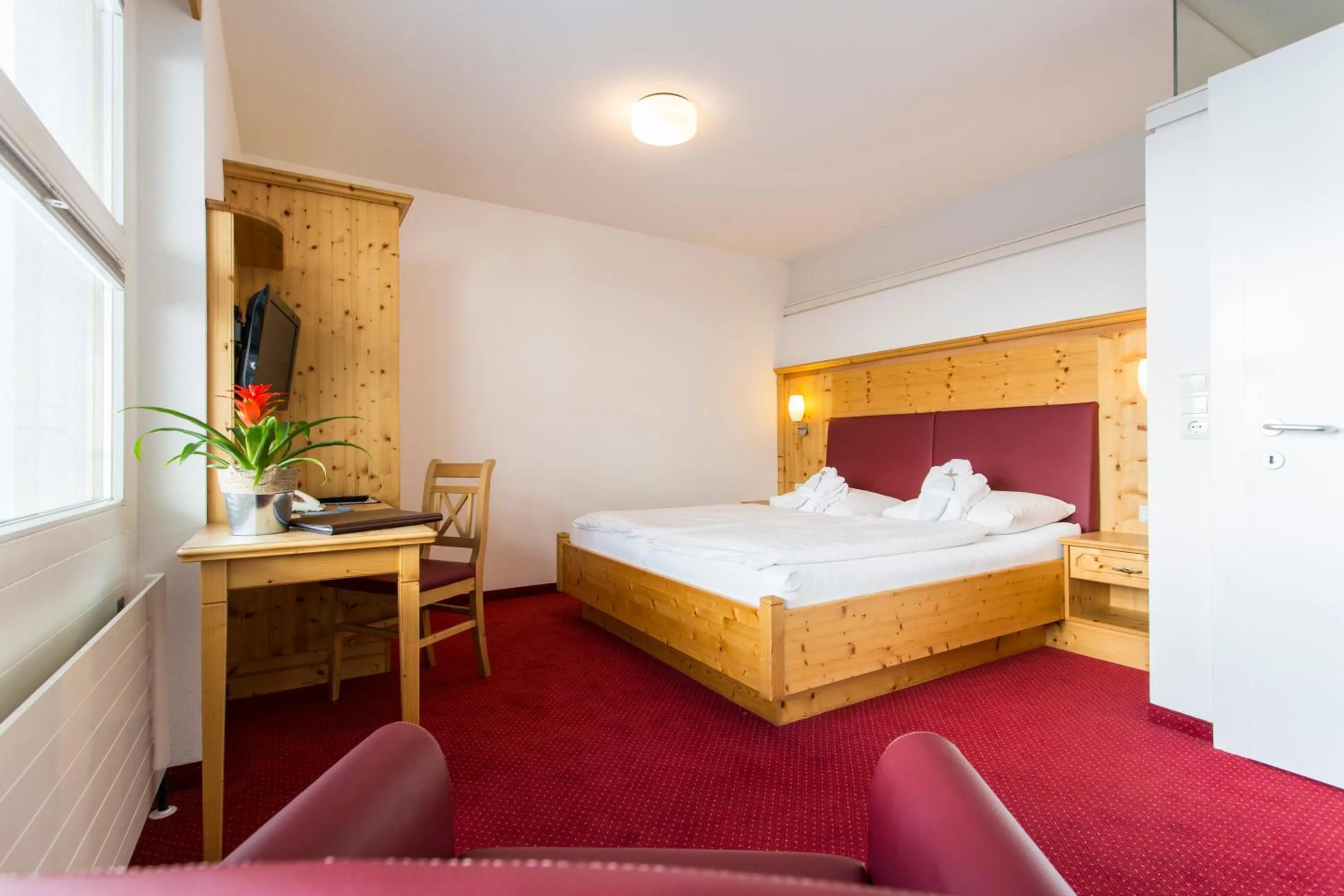 Photo of the whole room, Bed in all inclusive Hotel Lohmann