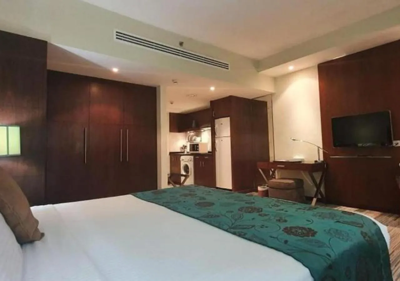 Bedroom, Bed in Phoenix Plaza Hotel Apartments