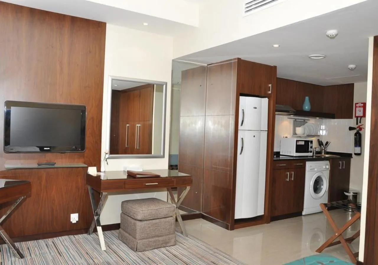 Kitchen or kitchenette in Phoenix Plaza Hotel Apartments