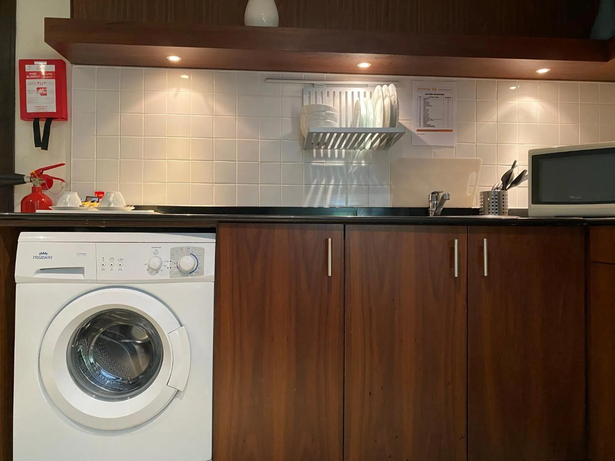 Kitchen or kitchenette in Phoenix Plaza Hotel Apartments