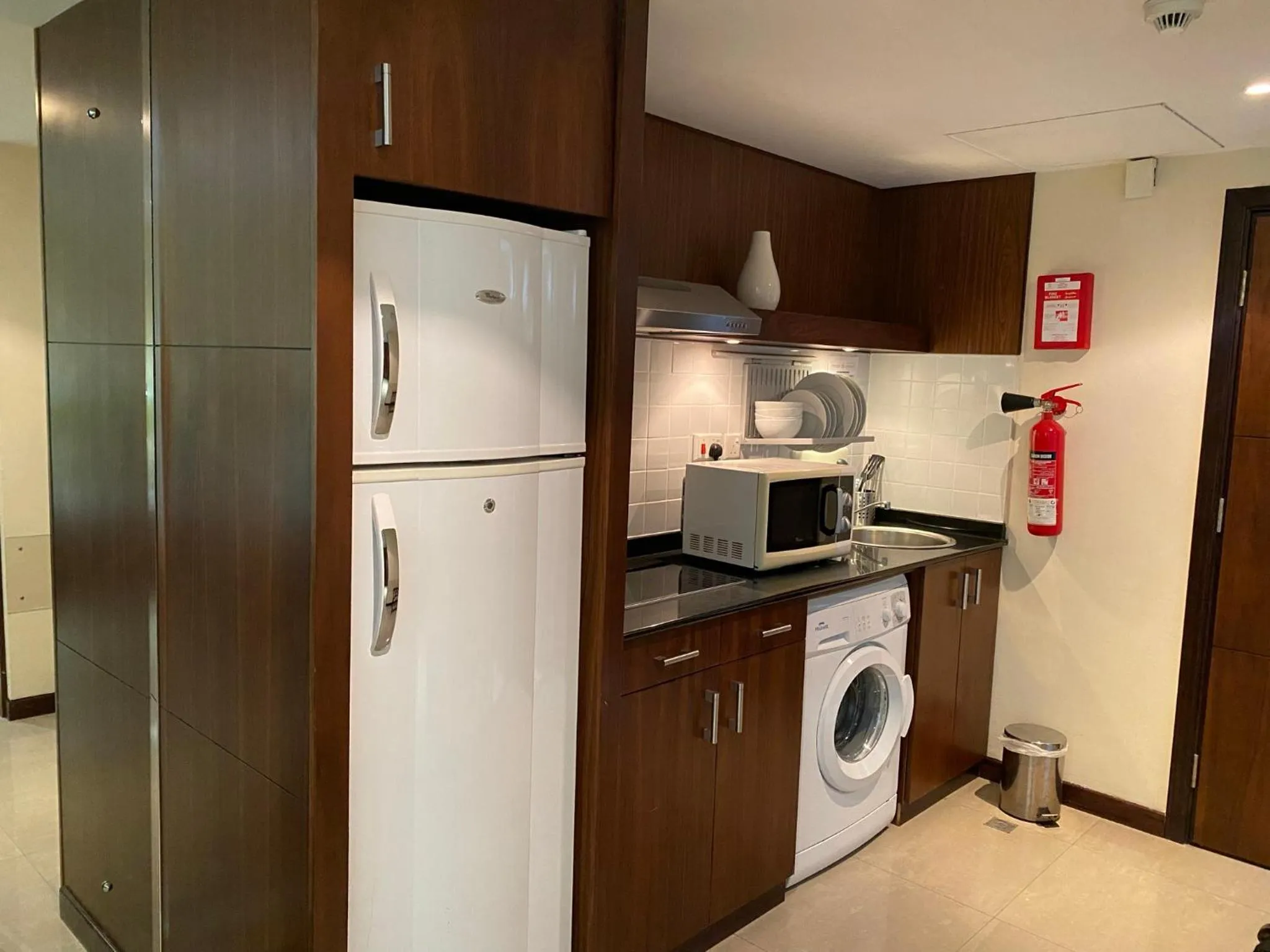 Kitchen or kitchenette in Phoenix Plaza Hotel Apartments