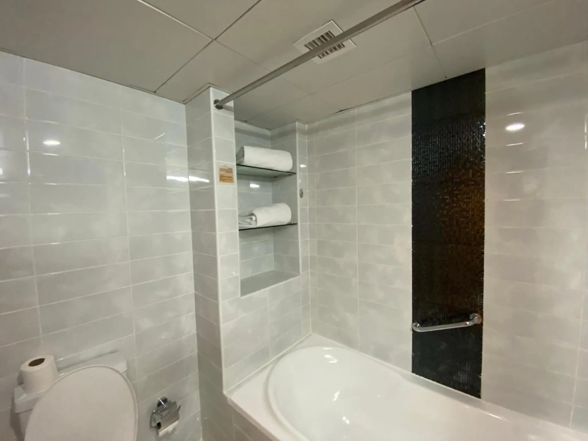 Bathroom in Phoenix Plaza Hotel Apartments