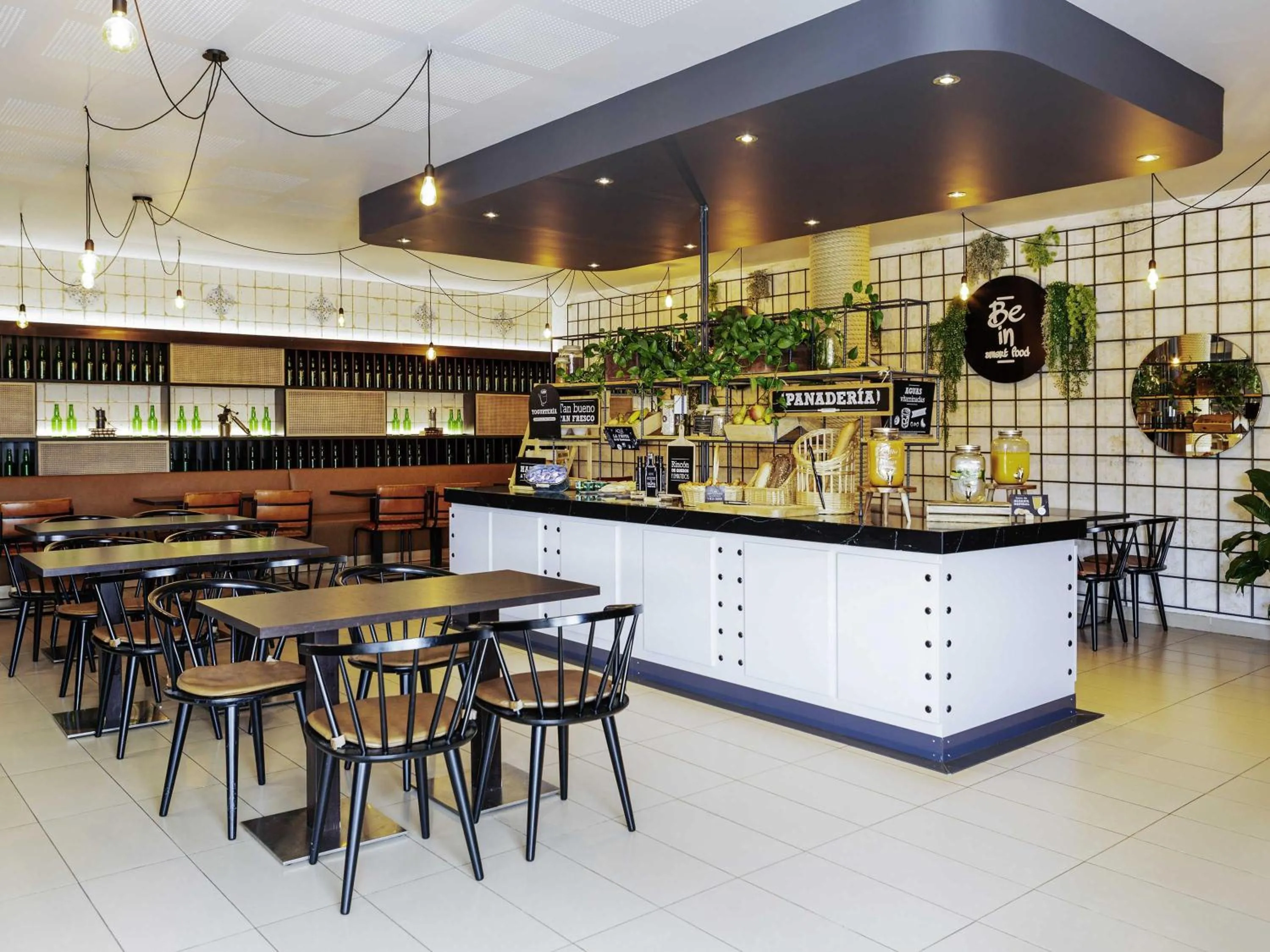 Restaurant/places to eat in Ibis Oviedo