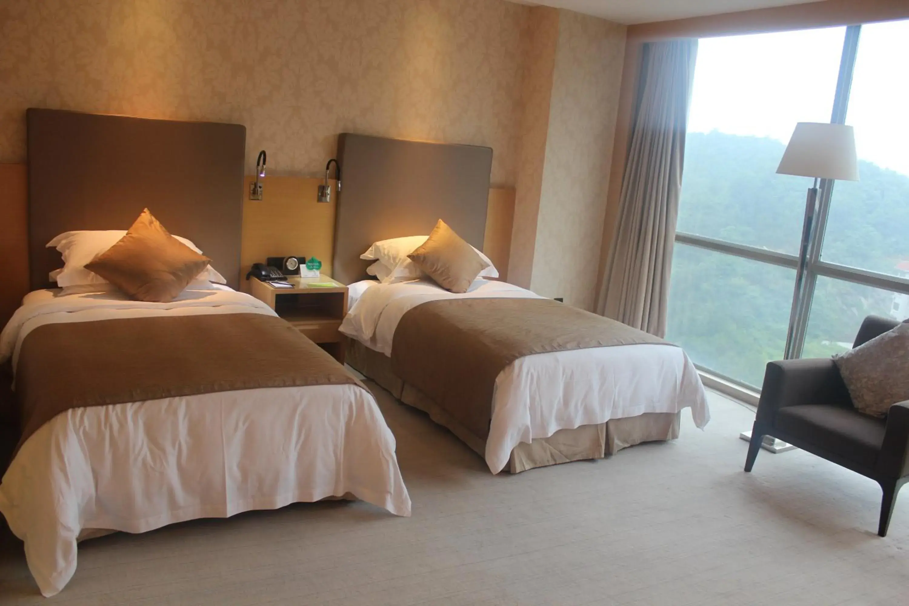 Twin Room with Mountain View - single occupancy in Wudang International Hotel Twin Room with Mountain View - single occupancy in Wudang International Hotel