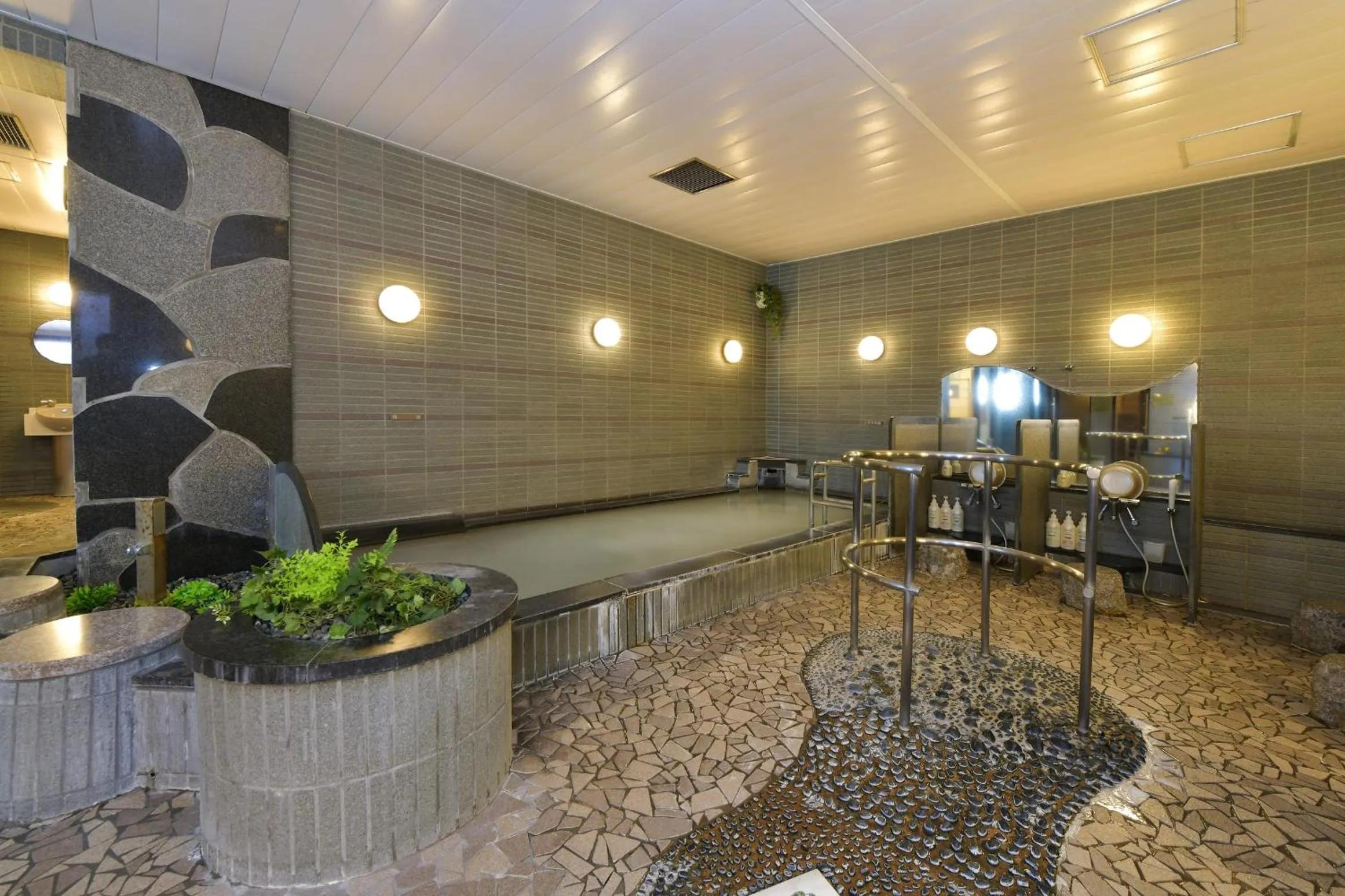 Public Bath in Refre Forum