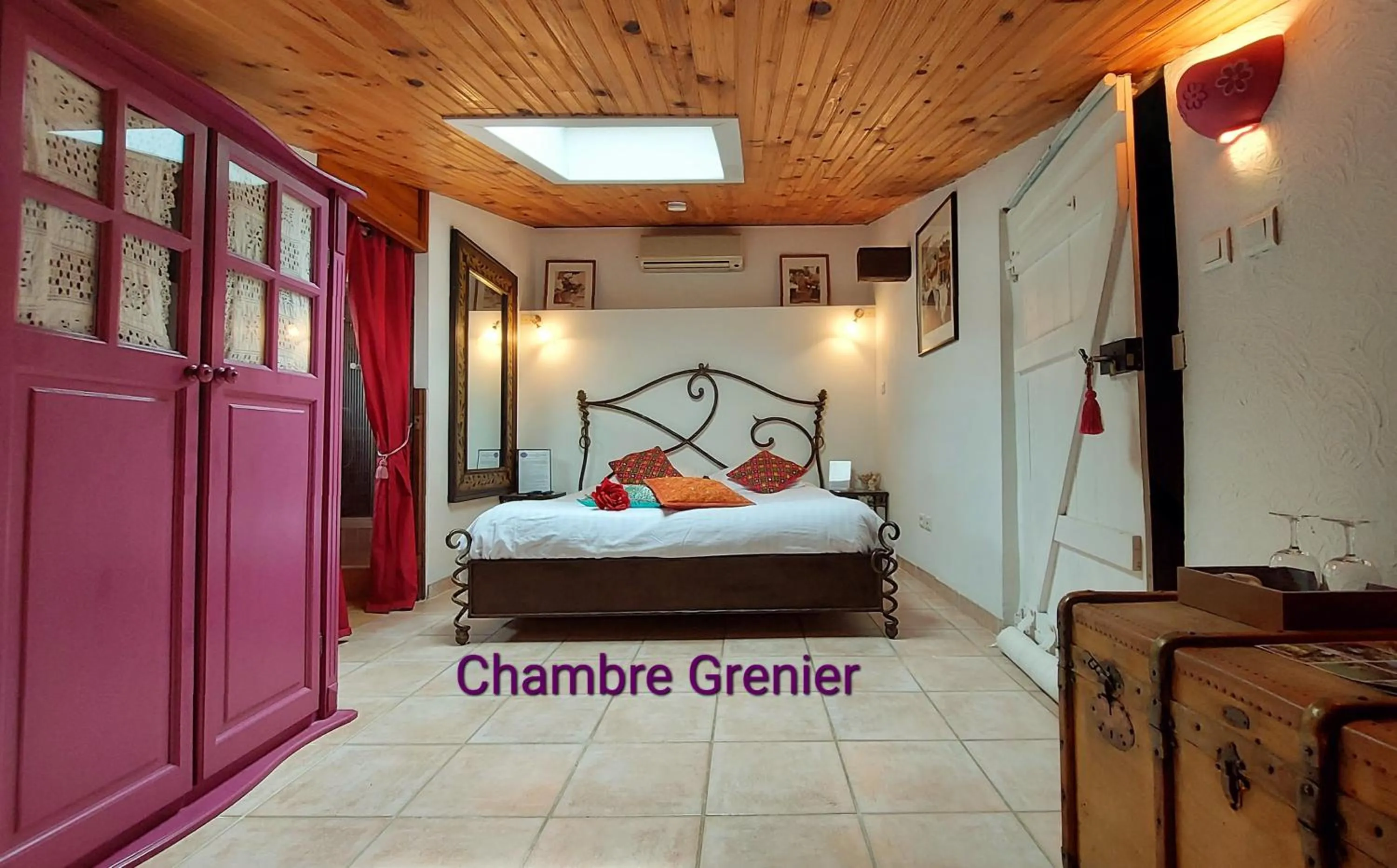 Photo of the whole room, Bed in La Bergerie Du Moulin