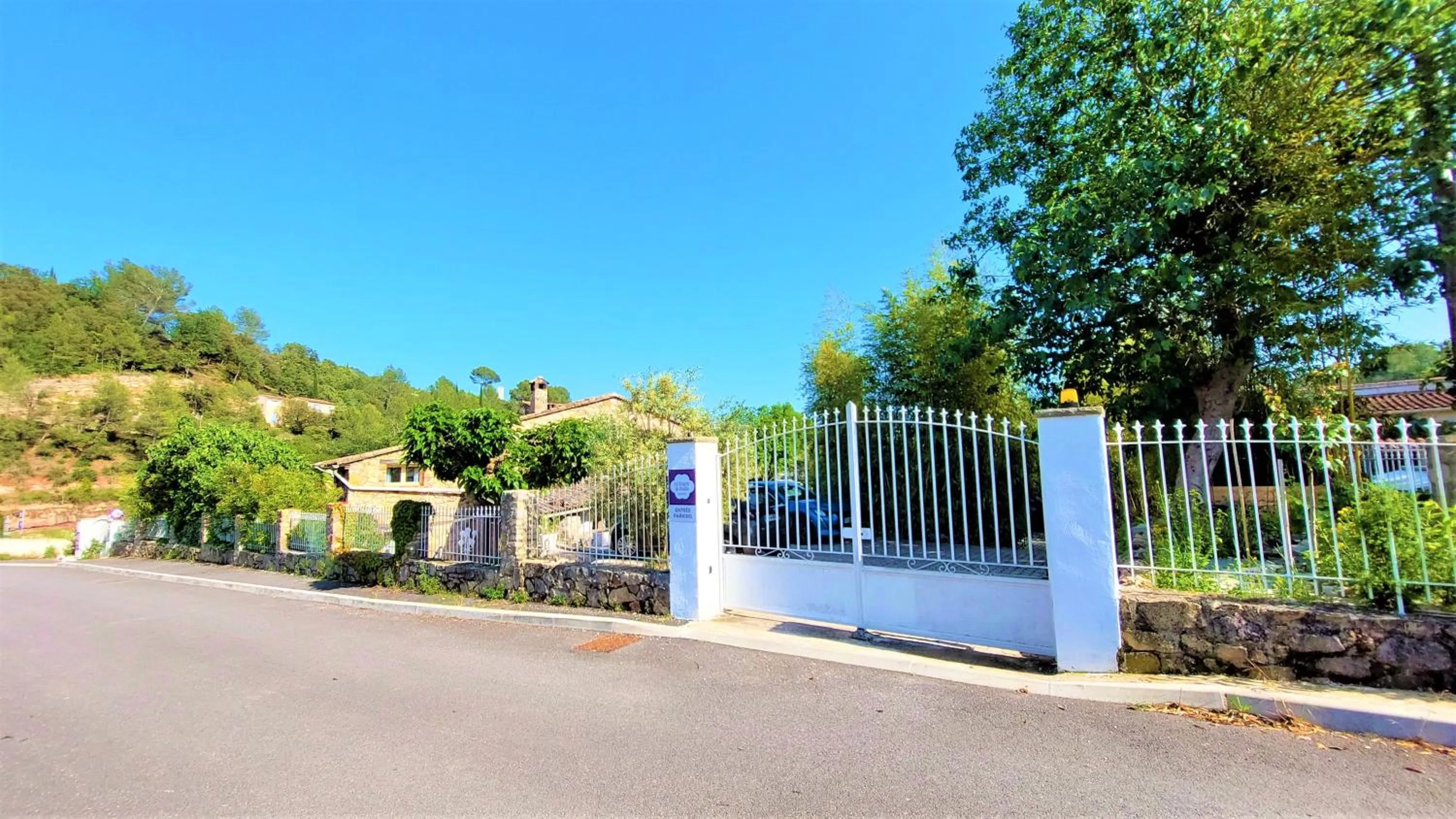 Garden in La Bergerie Du Moulin