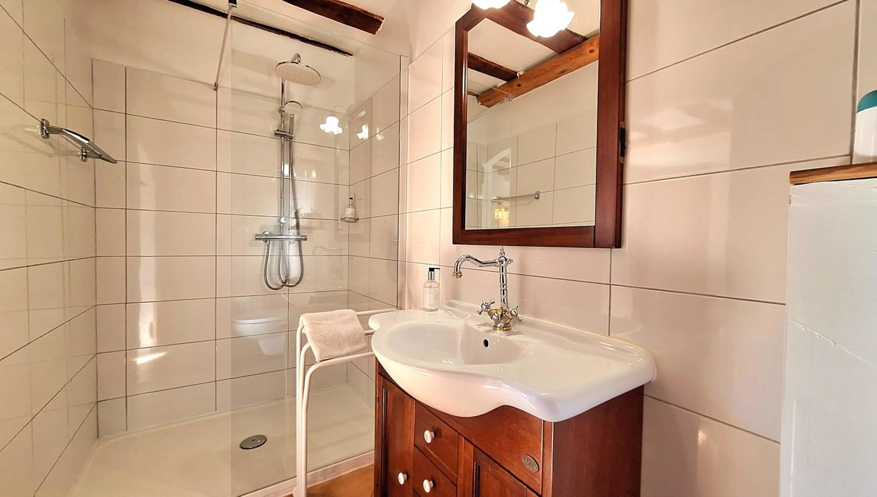 Shower in La Bergerie Du Moulin