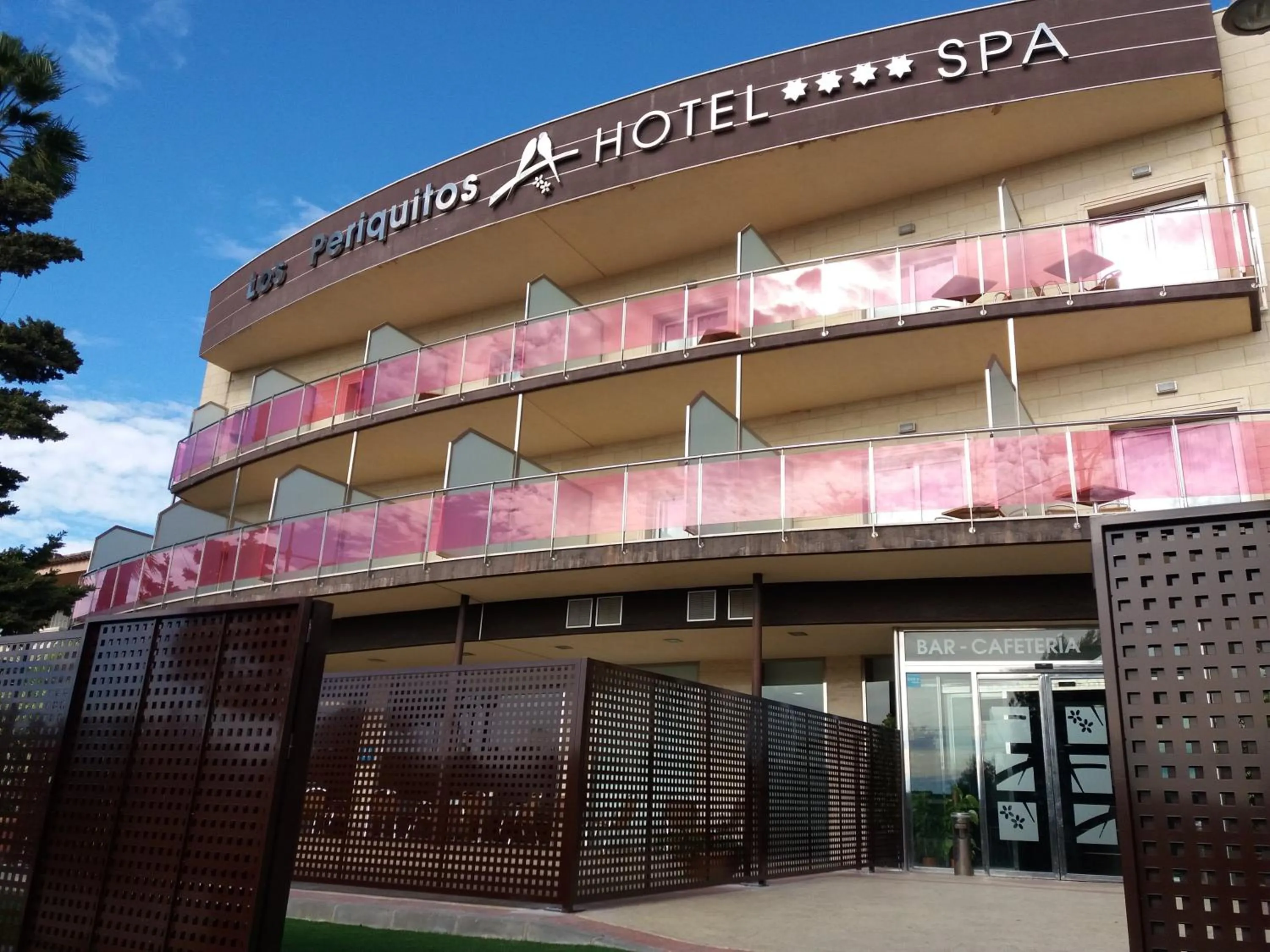 Facade/entrance in Hospedium Hotel Los Periquitos
