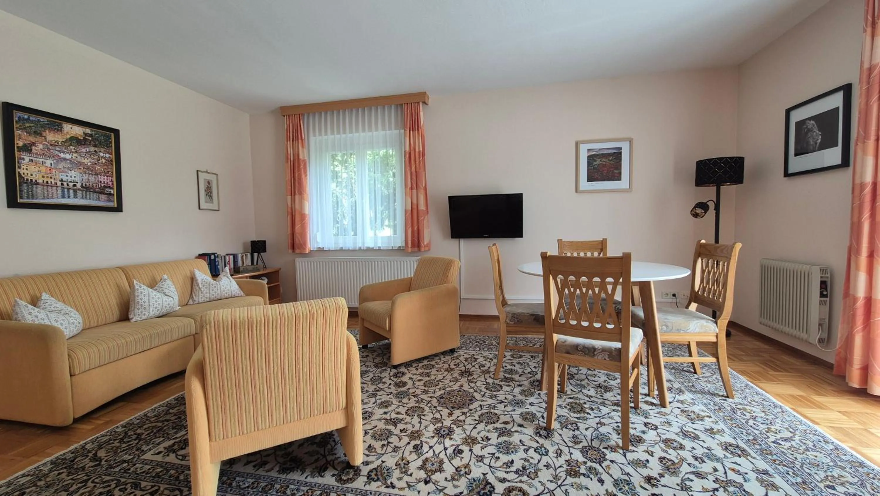 Living room in Haus Kraller-Urlaub mit Seeblick