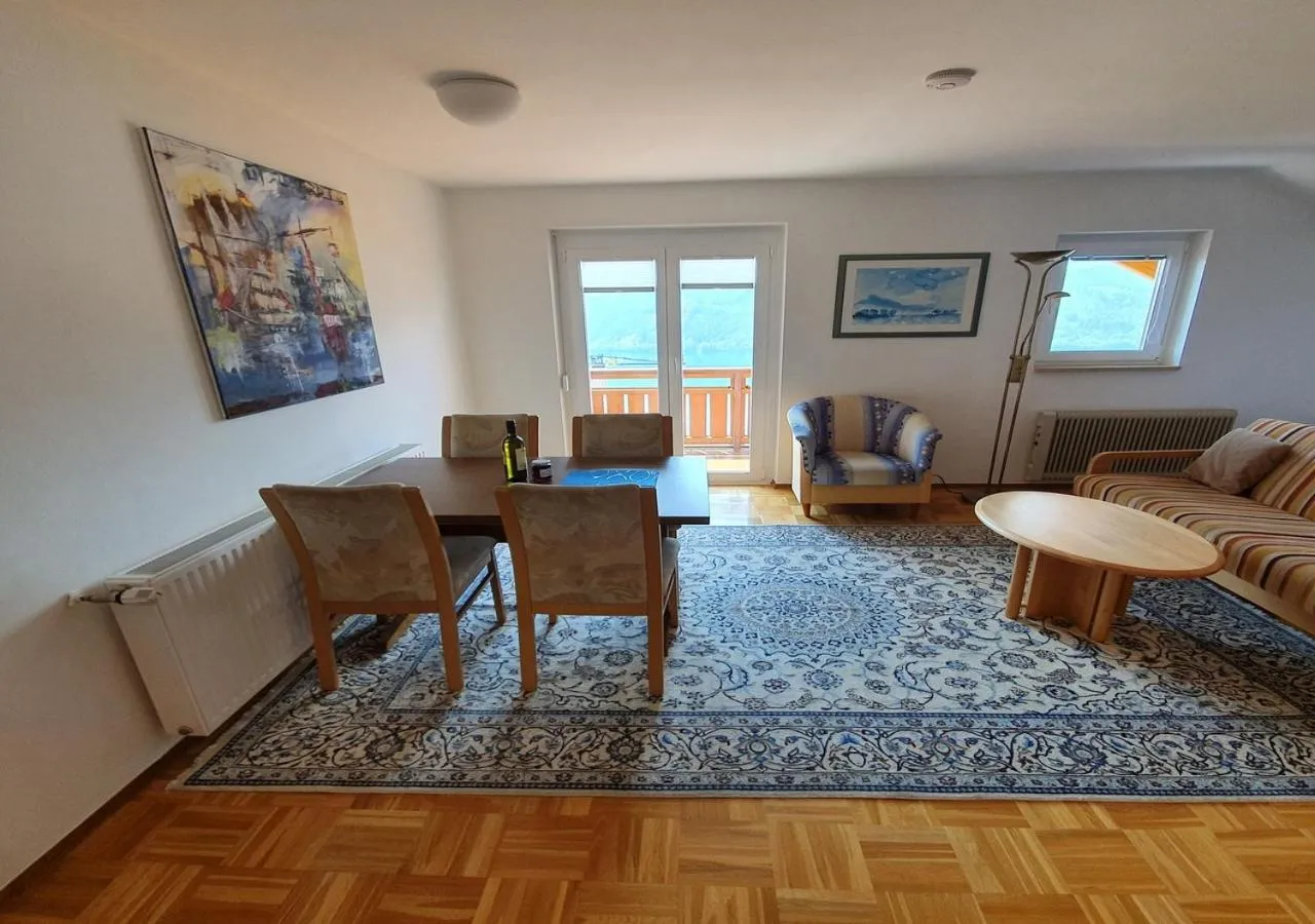 Living room in Haus Kraller-Urlaub mit Seeblick