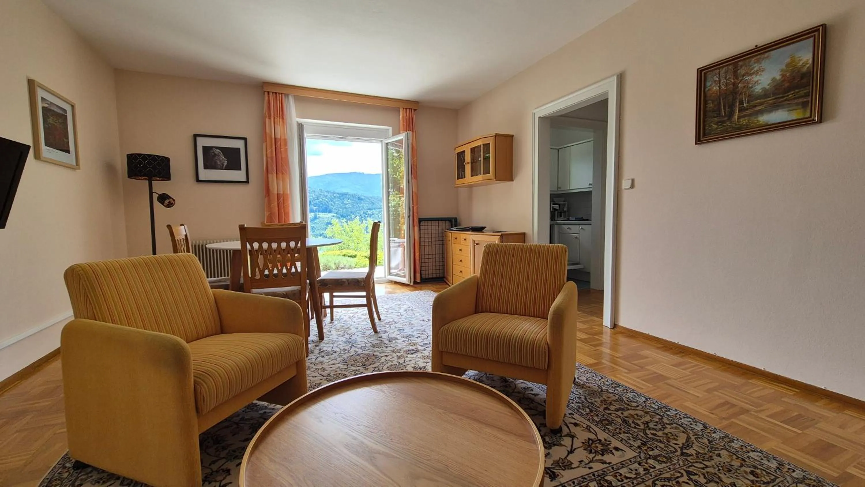 Living room in Haus Kraller-Urlaub mit Seeblick