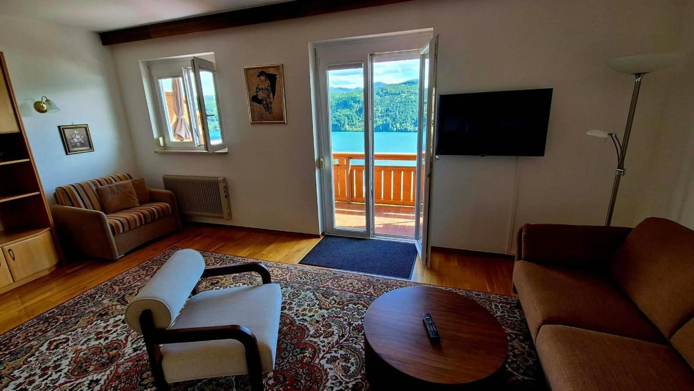 Living room in Haus Kraller-Urlaub mit Seeblick