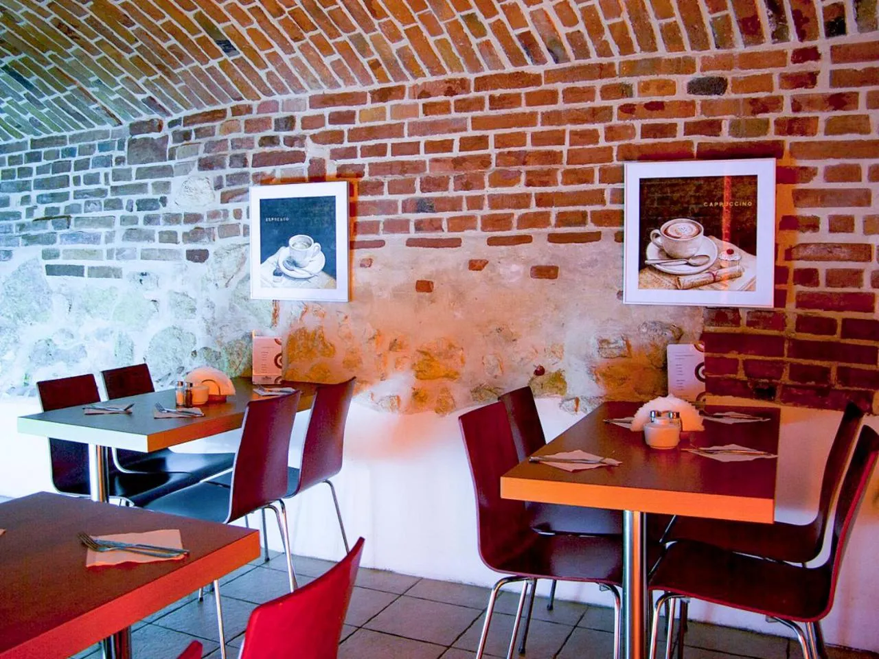 Restaurant/places to eat in Aparthotel Pergamin