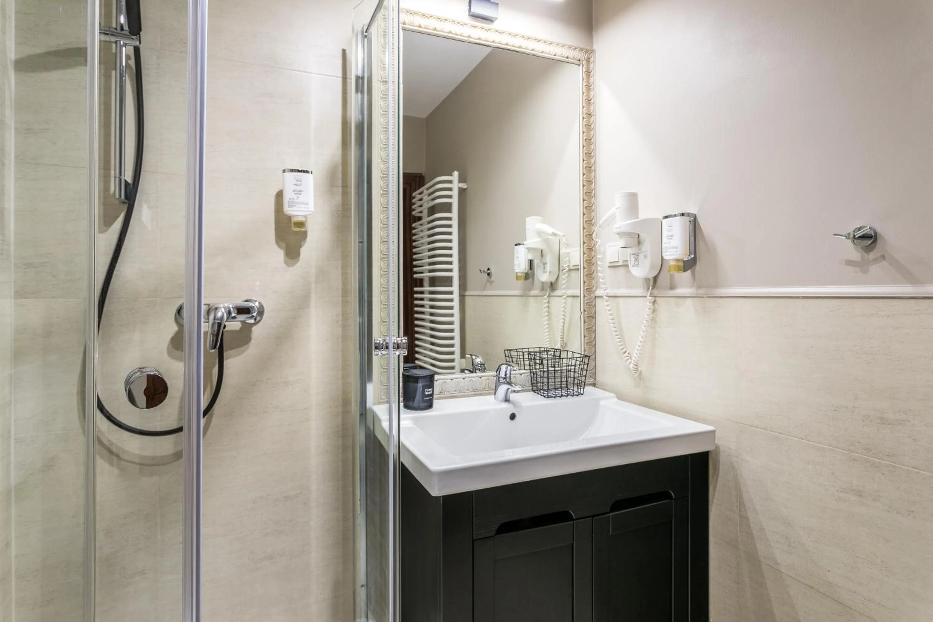 Shower in Aparthotel Pergamin