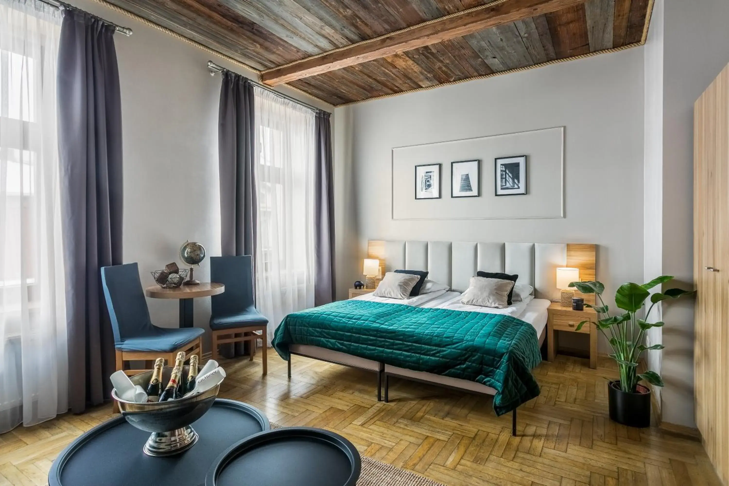 Comfort Quadruple Room in Aparthotel Pergamin Comfort Quadruple Room in Aparthotel Pergamin