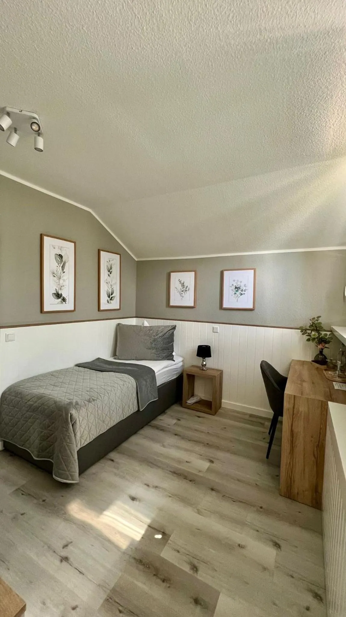 Bed in Hotel Victoria