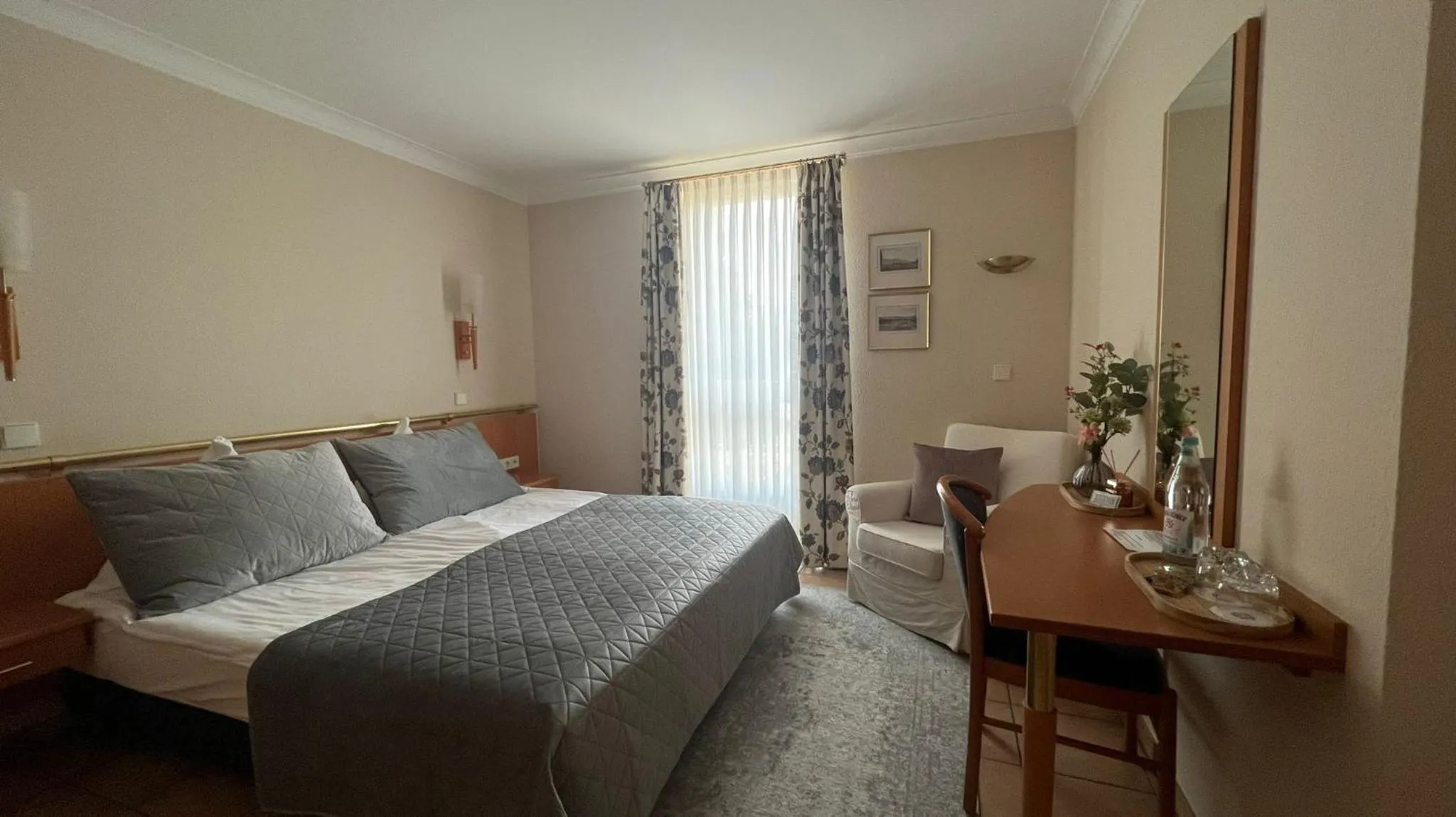 Photo of the whole room, Bed in Hotel Victoria