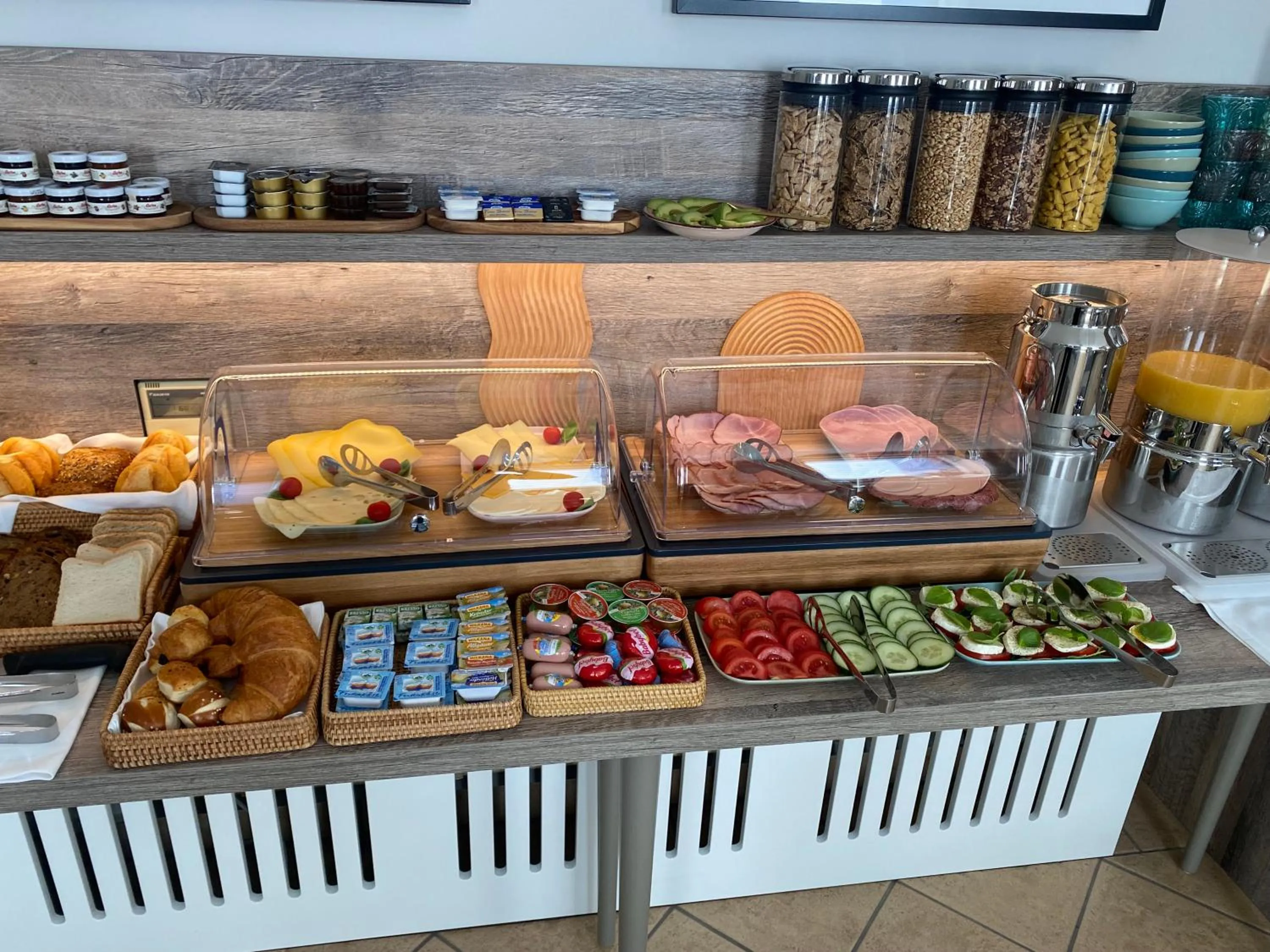 Food in Hotel Victoria