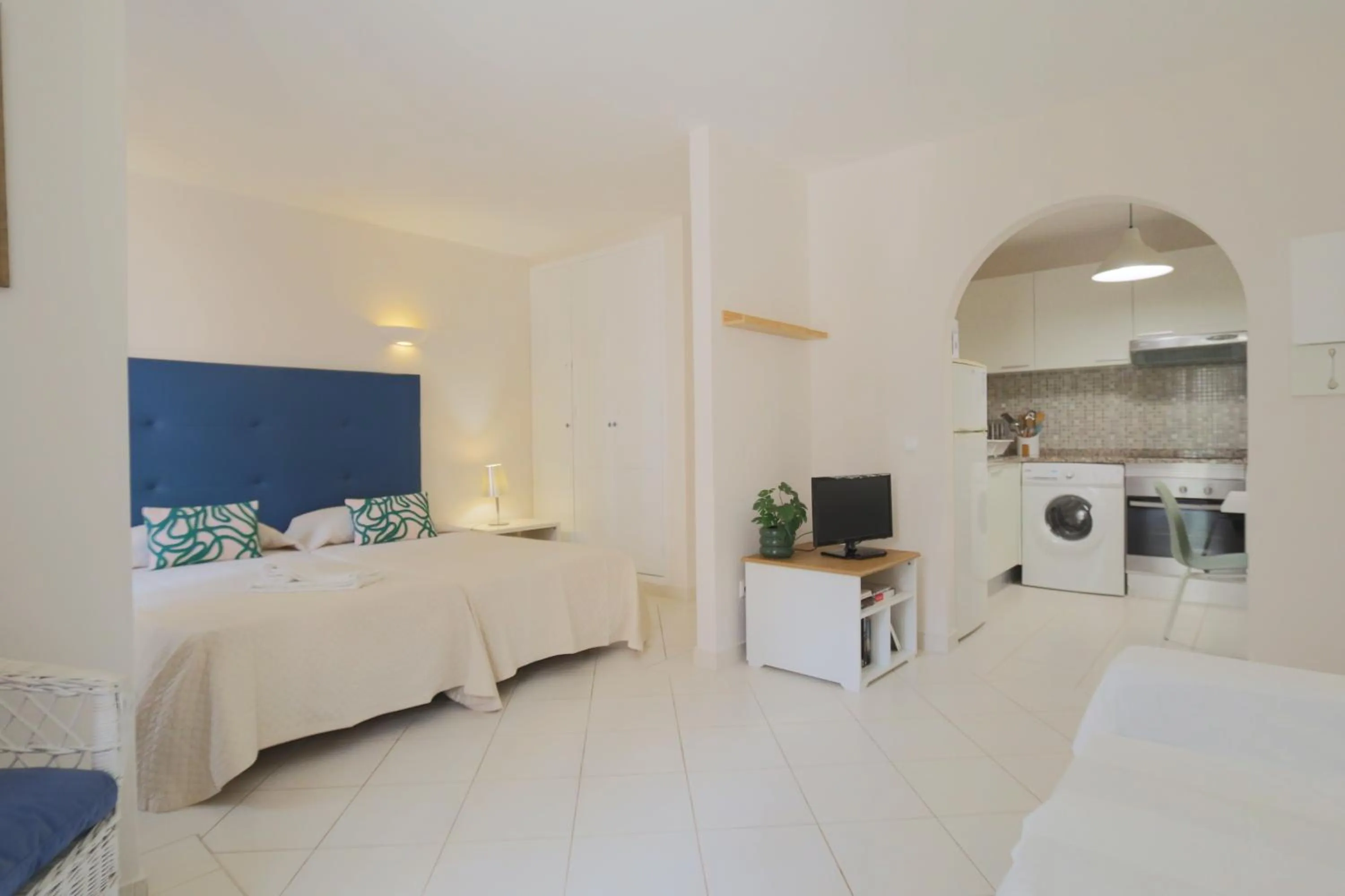 Living room, Bed in The Old Village, Prestige and Solar by Village 4U