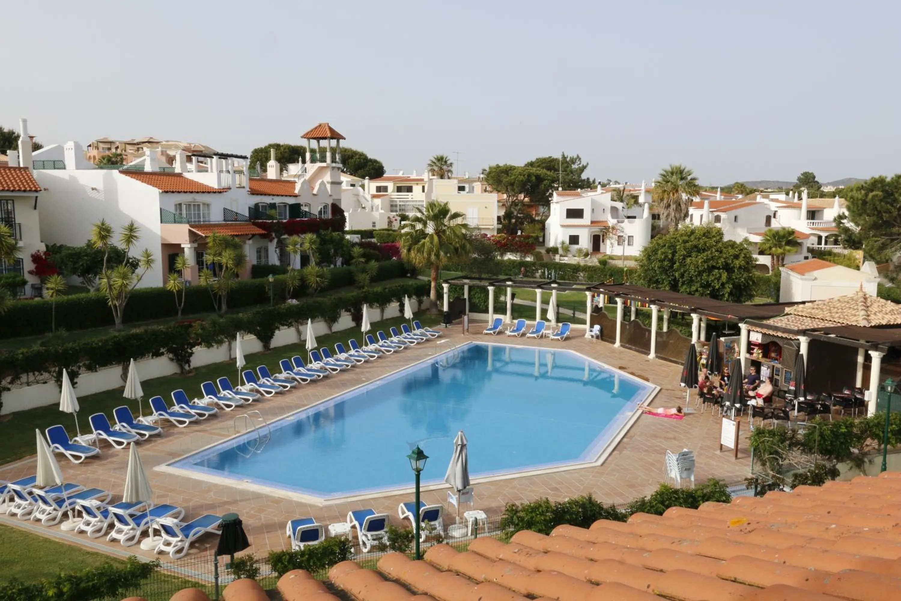 Swimming pool in The Old Village, Prestige and Solar by Village 4U