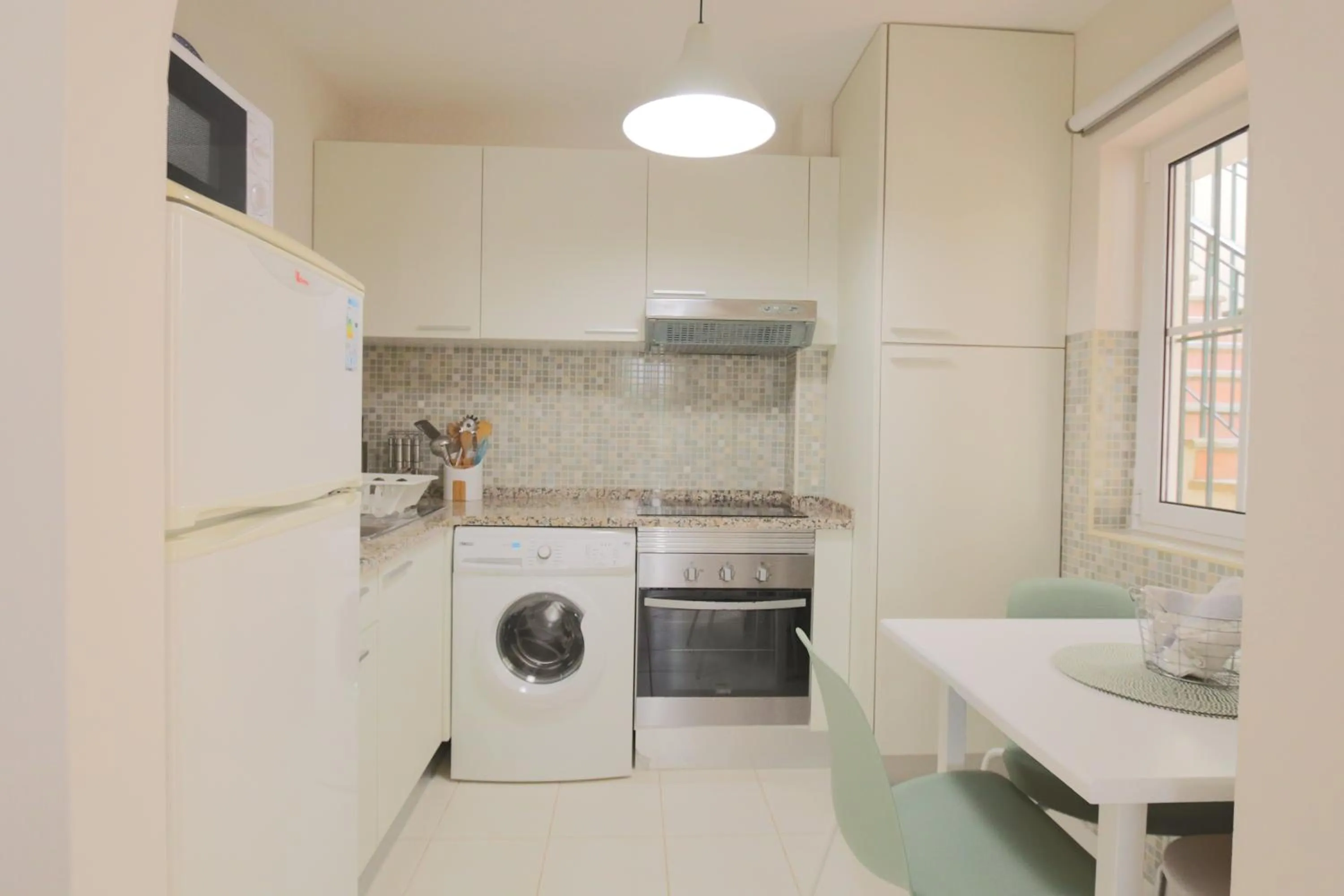 Kitchen or kitchenette in The Old Village, Prestige and Solar by Village 4U