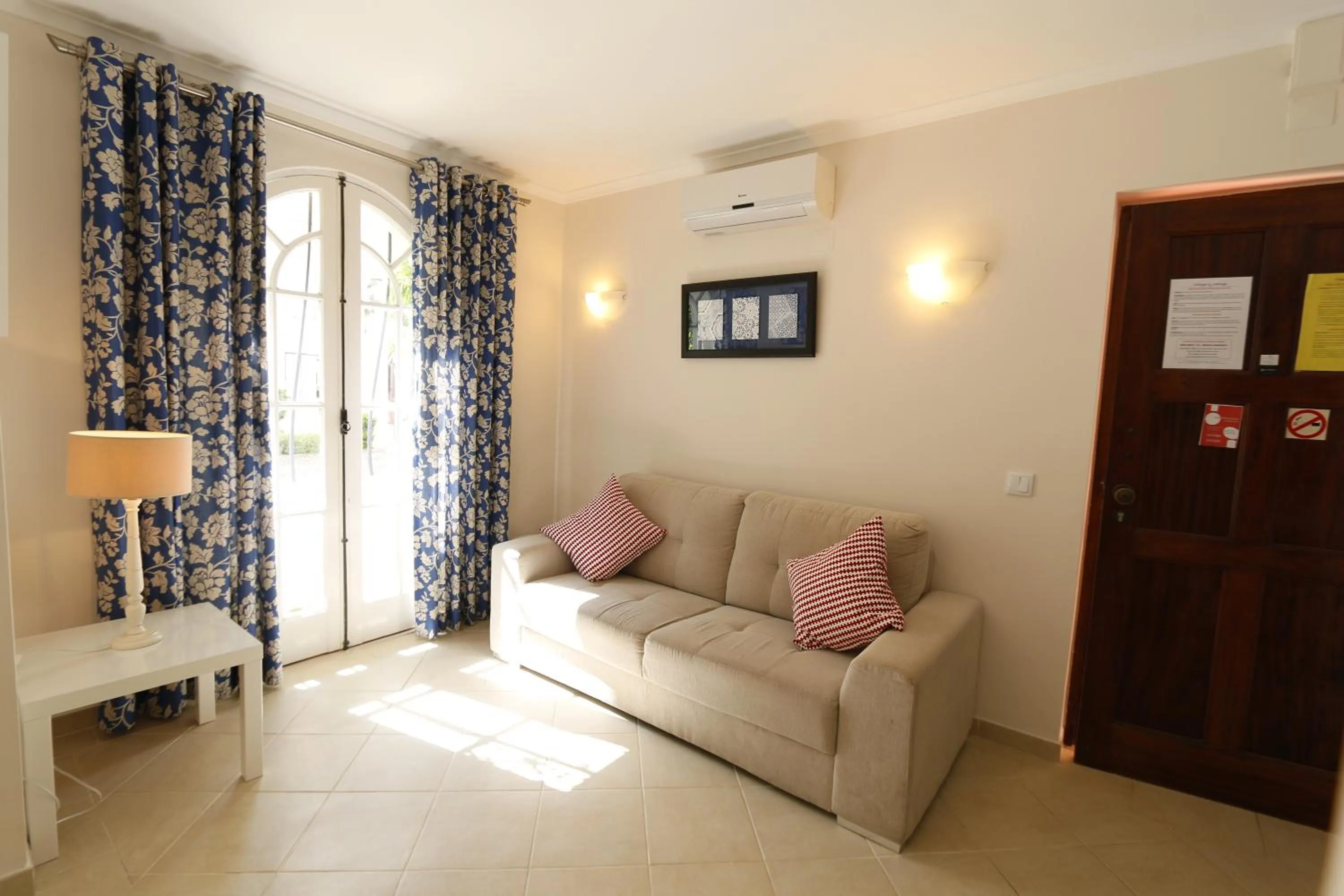 Living room in The Old Village, Prestige and Solar by Village 4U